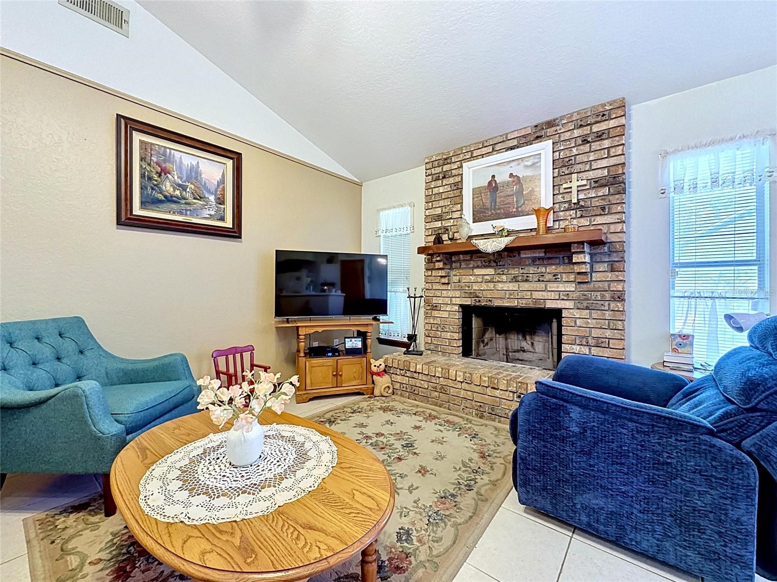 1681 E SPRING RIDGE CIR