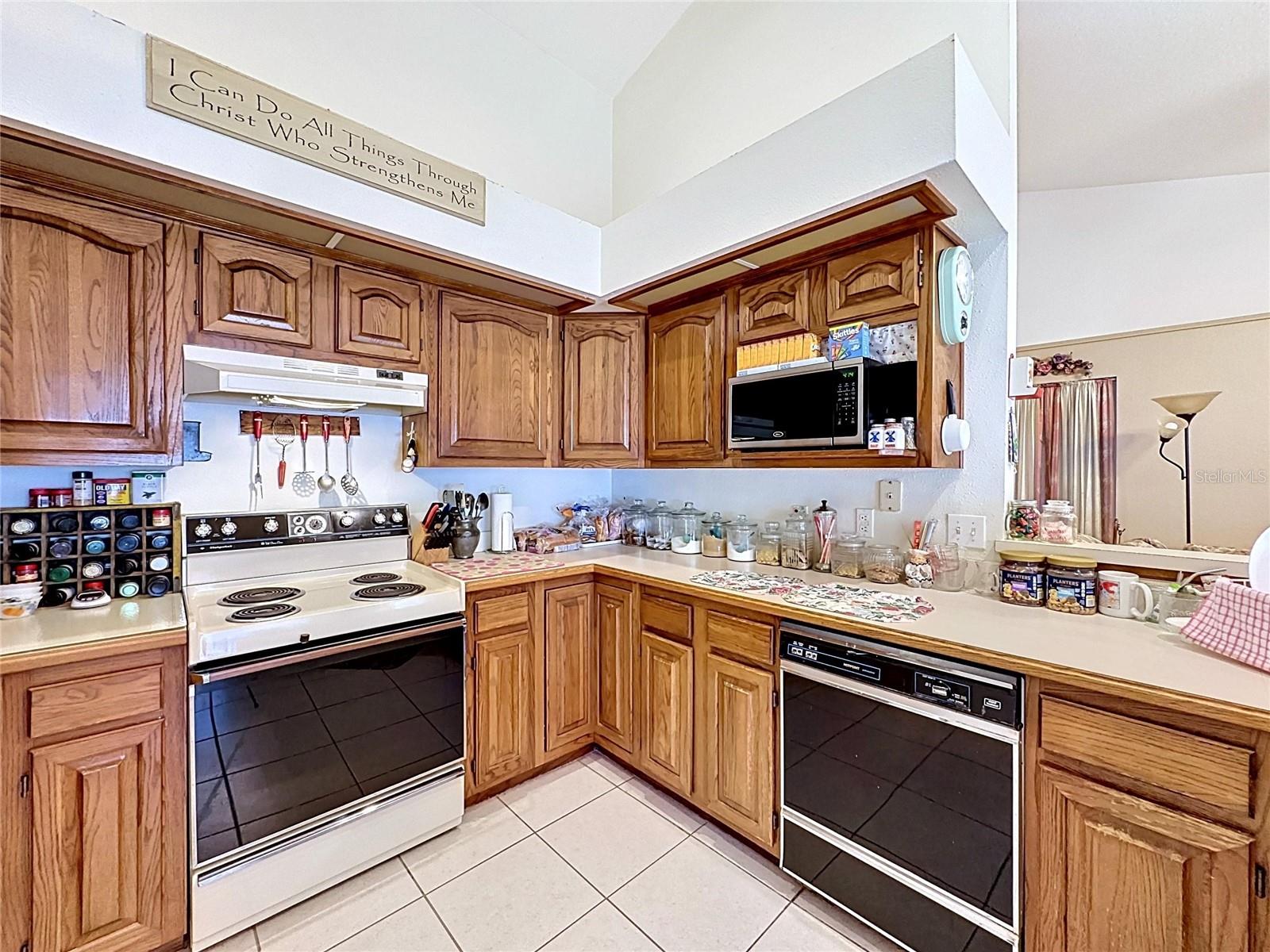 1681 E SPRING RIDGE CIR