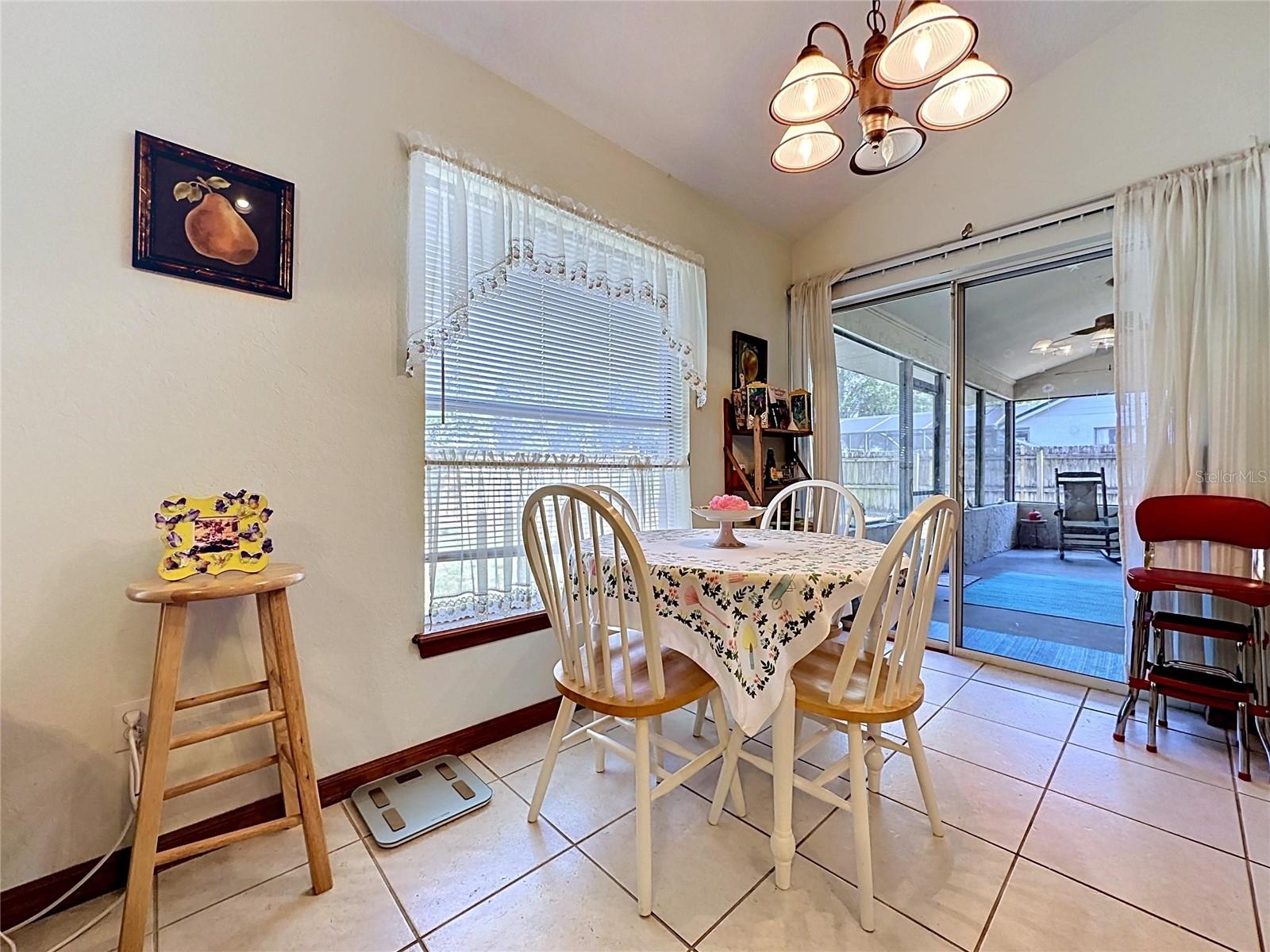 1681 E SPRING RIDGE CIR