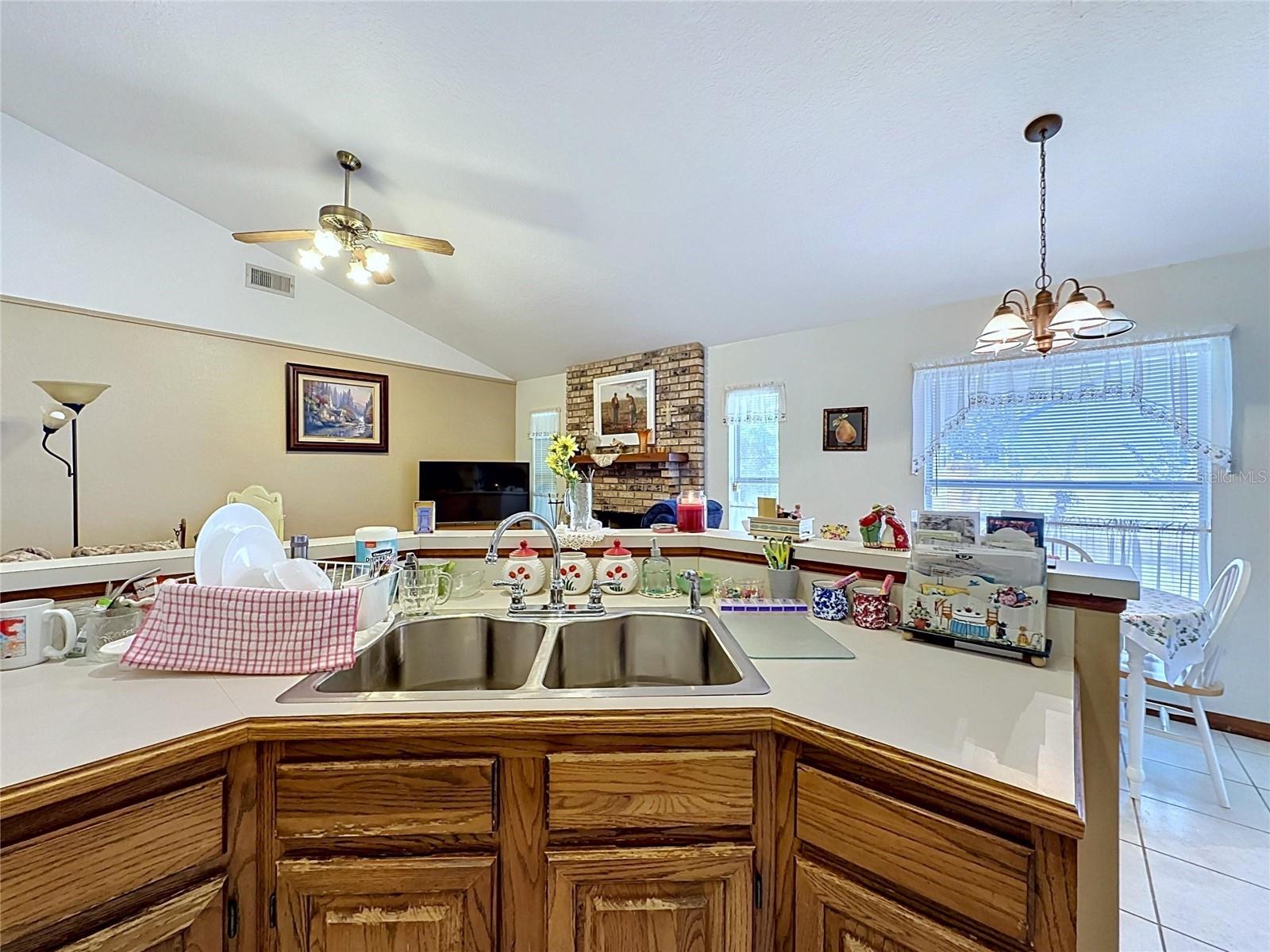 1681 E SPRING RIDGE CIR