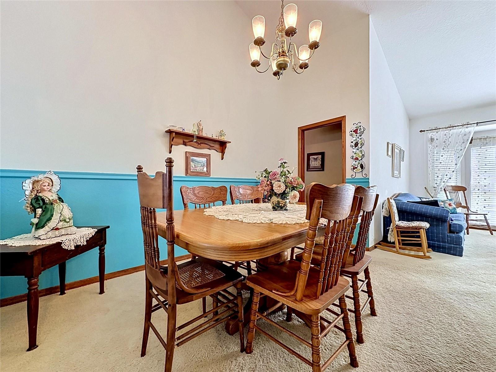 1681 E SPRING RIDGE CIR