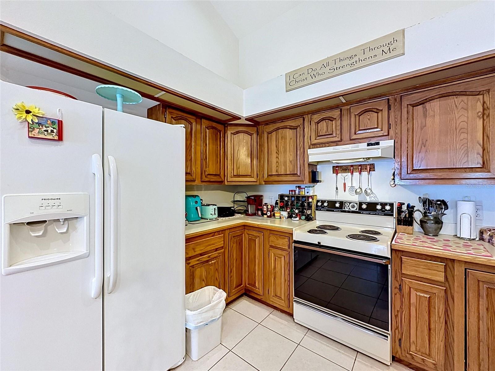 1681 E SPRING RIDGE CIR