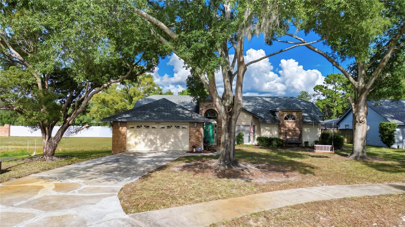 1681 E SPRING RIDGE CIR