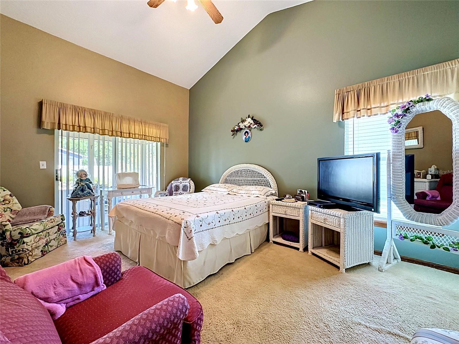 1681 E SPRING RIDGE CIR