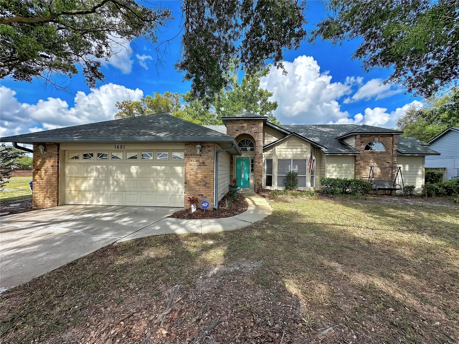 1681 E SPRING RIDGE CIR