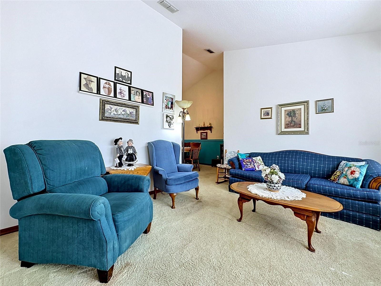 1681 E SPRING RIDGE CIR