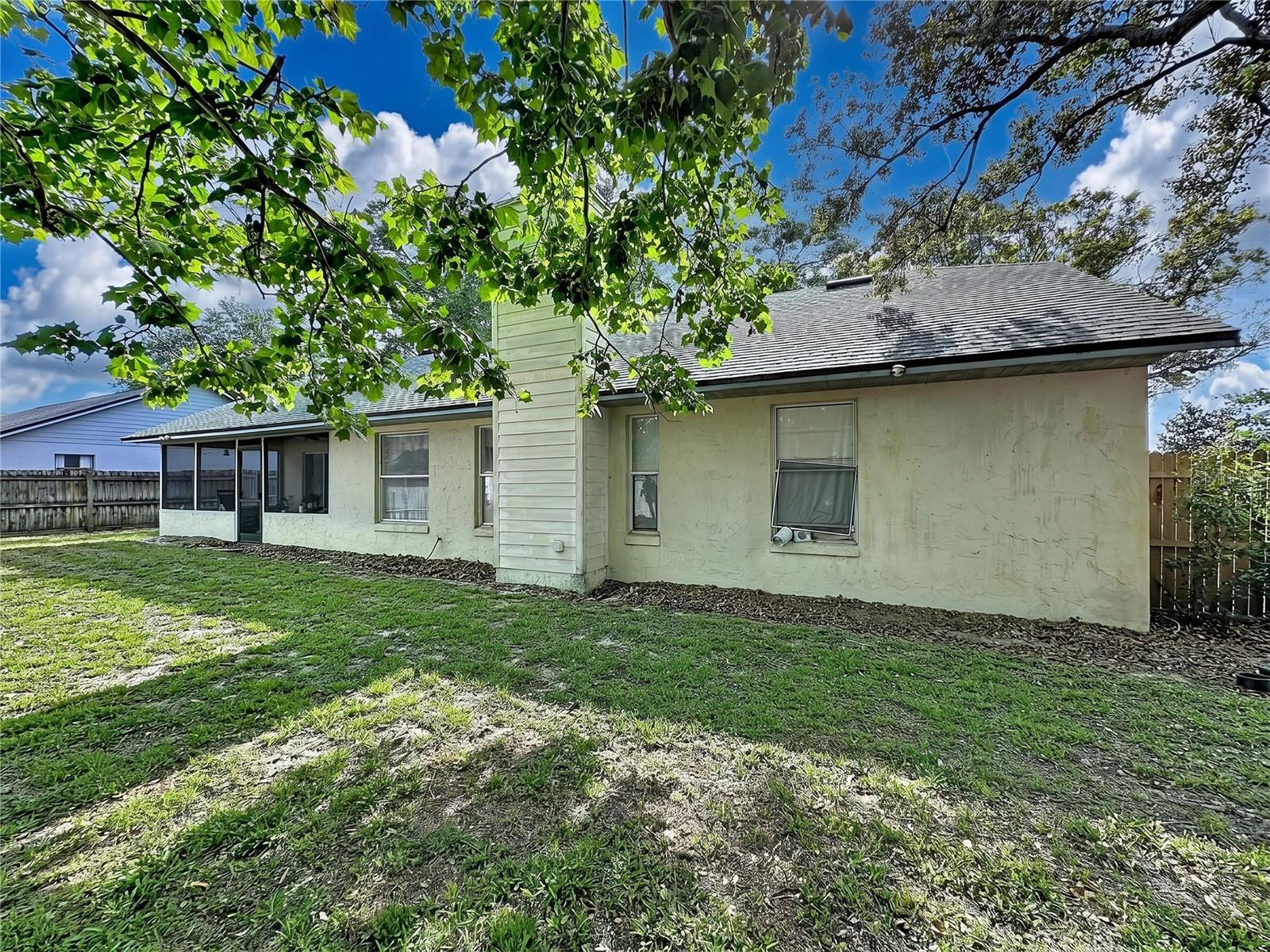 1681 E SPRING RIDGE CIR