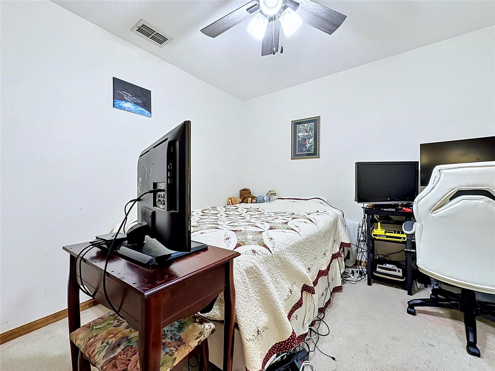 1681 E SPRING RIDGE CIR
