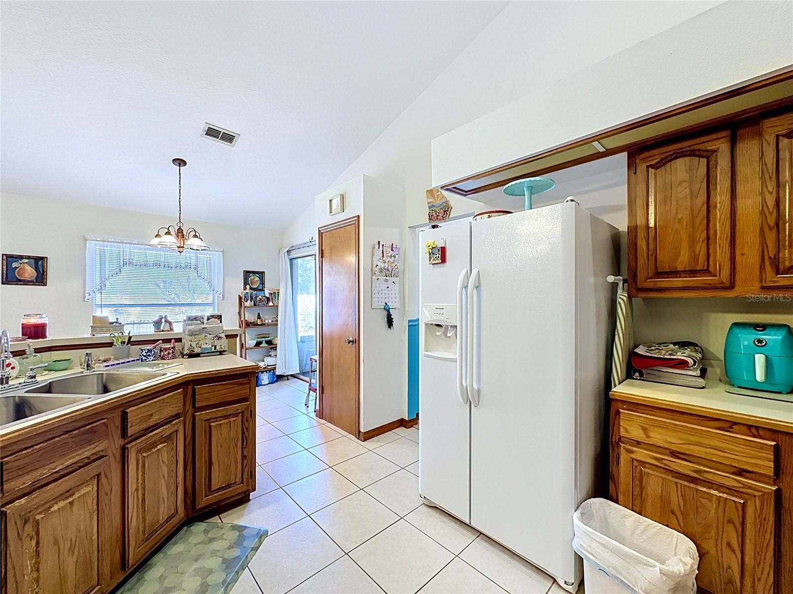 1681 E SPRING RIDGE CIR