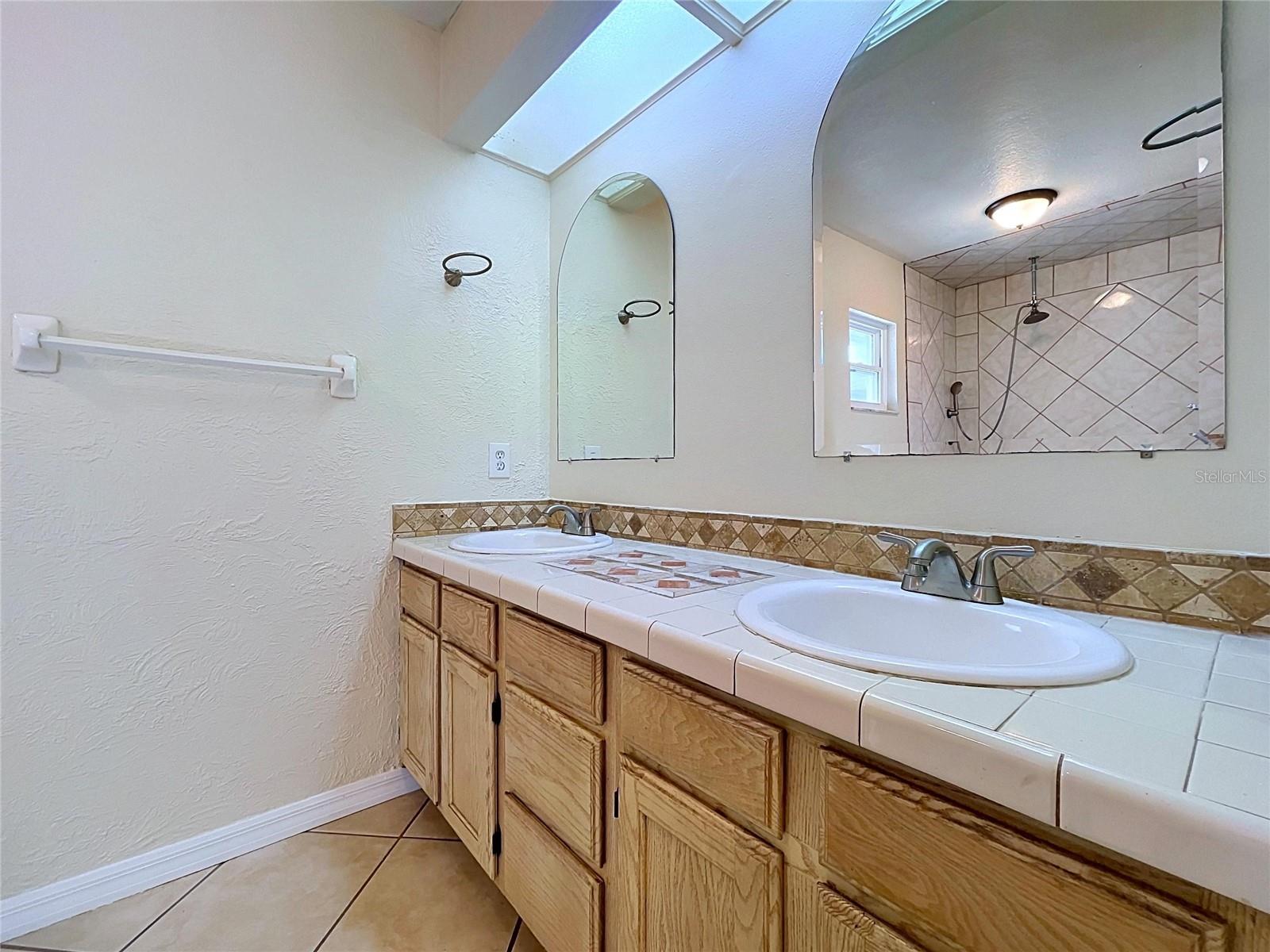 840 ARIETTA CIR