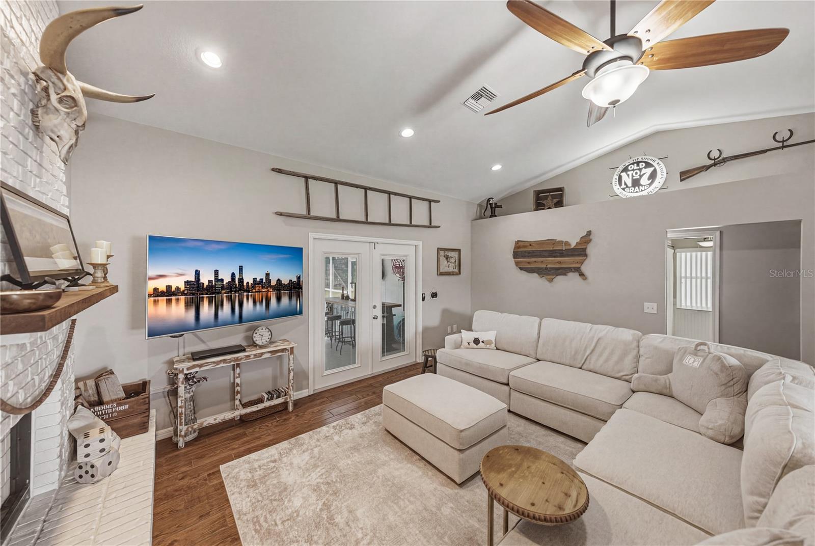 162 OLD NICHOLS CIR