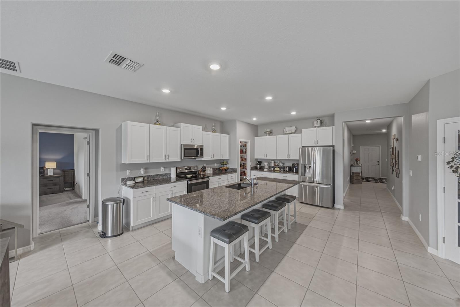 2922 FLYING BLACKBIRD RD