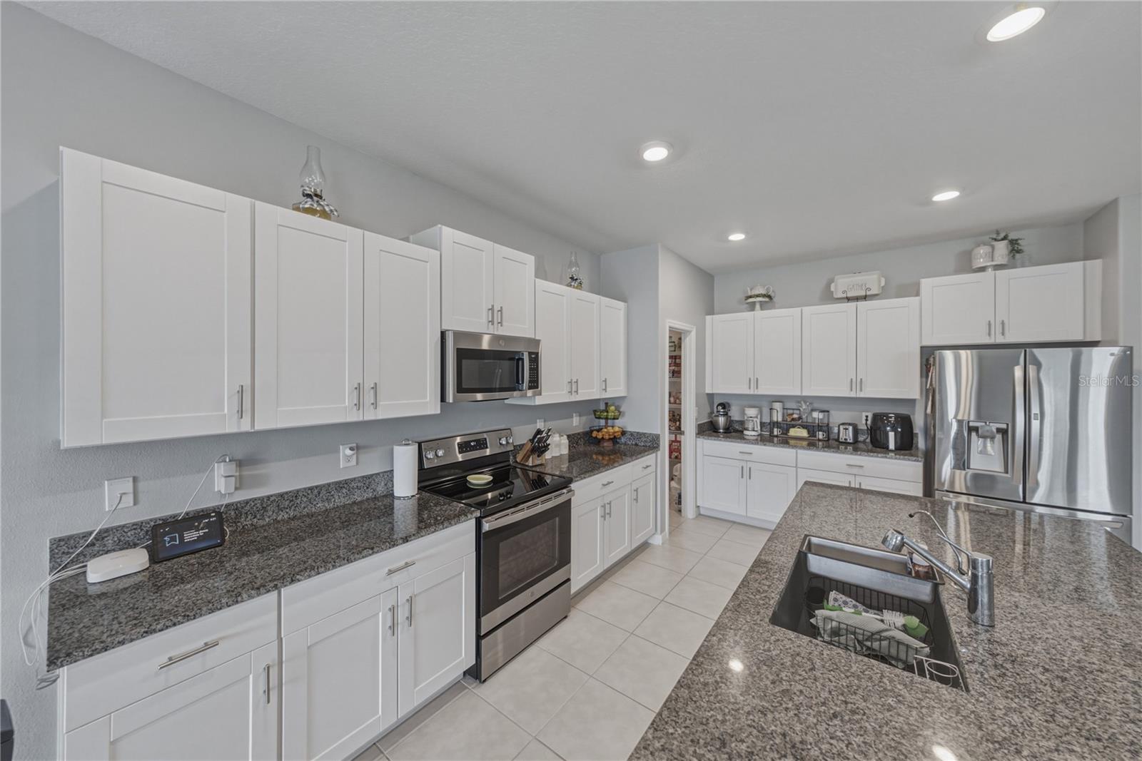 2922 FLYING BLACKBIRD RD