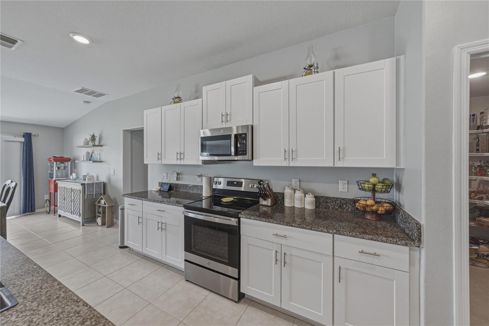 2922 FLYING BLACKBIRD RD