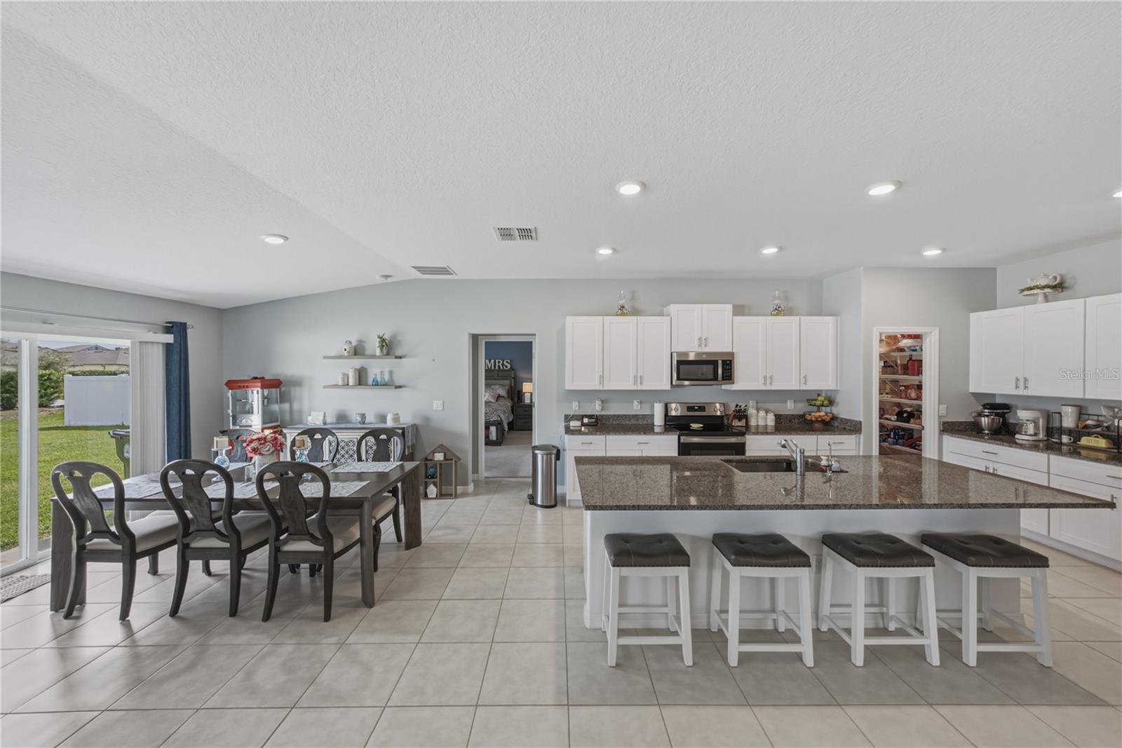 2922 FLYING BLACKBIRD RD