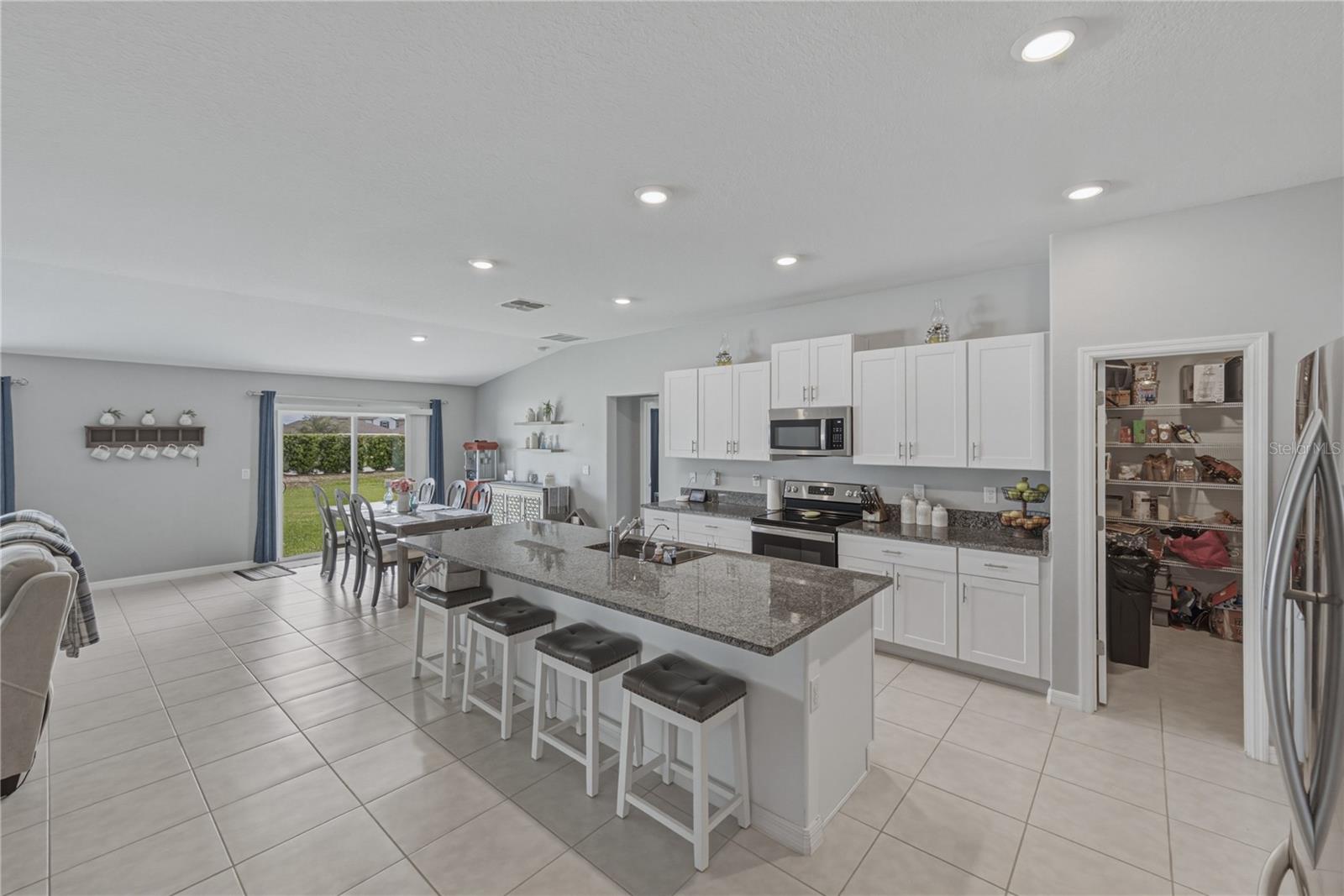 2922 FLYING BLACKBIRD RD
