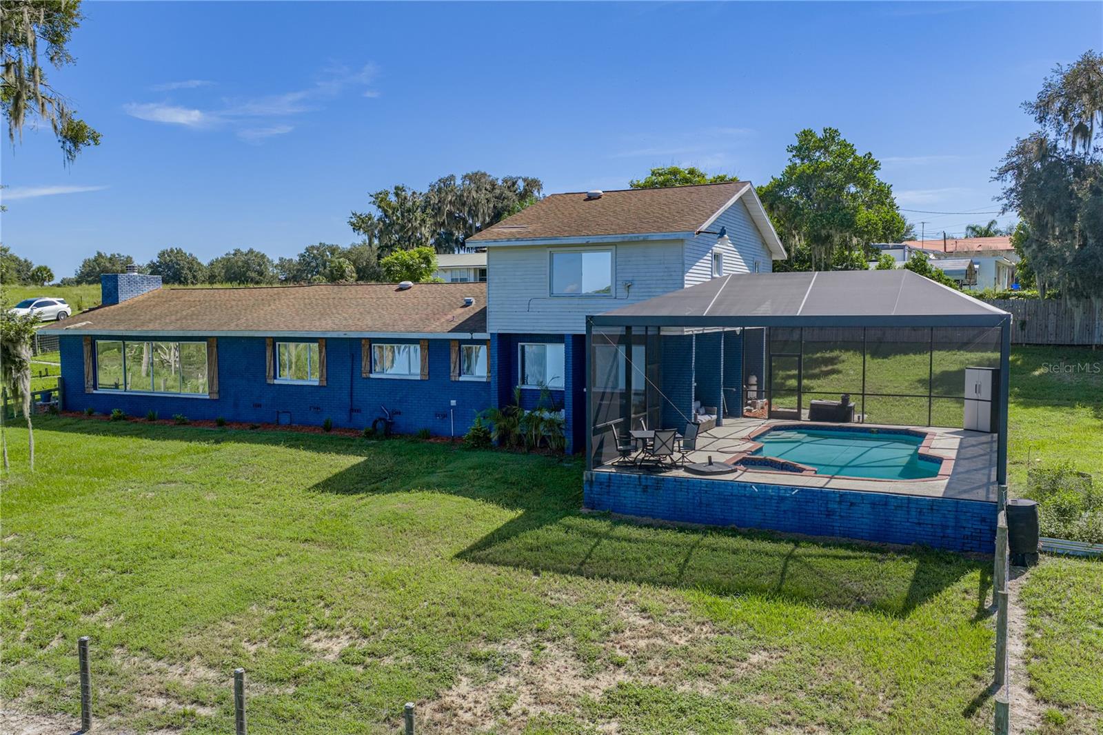 2120 HURLEY DR
