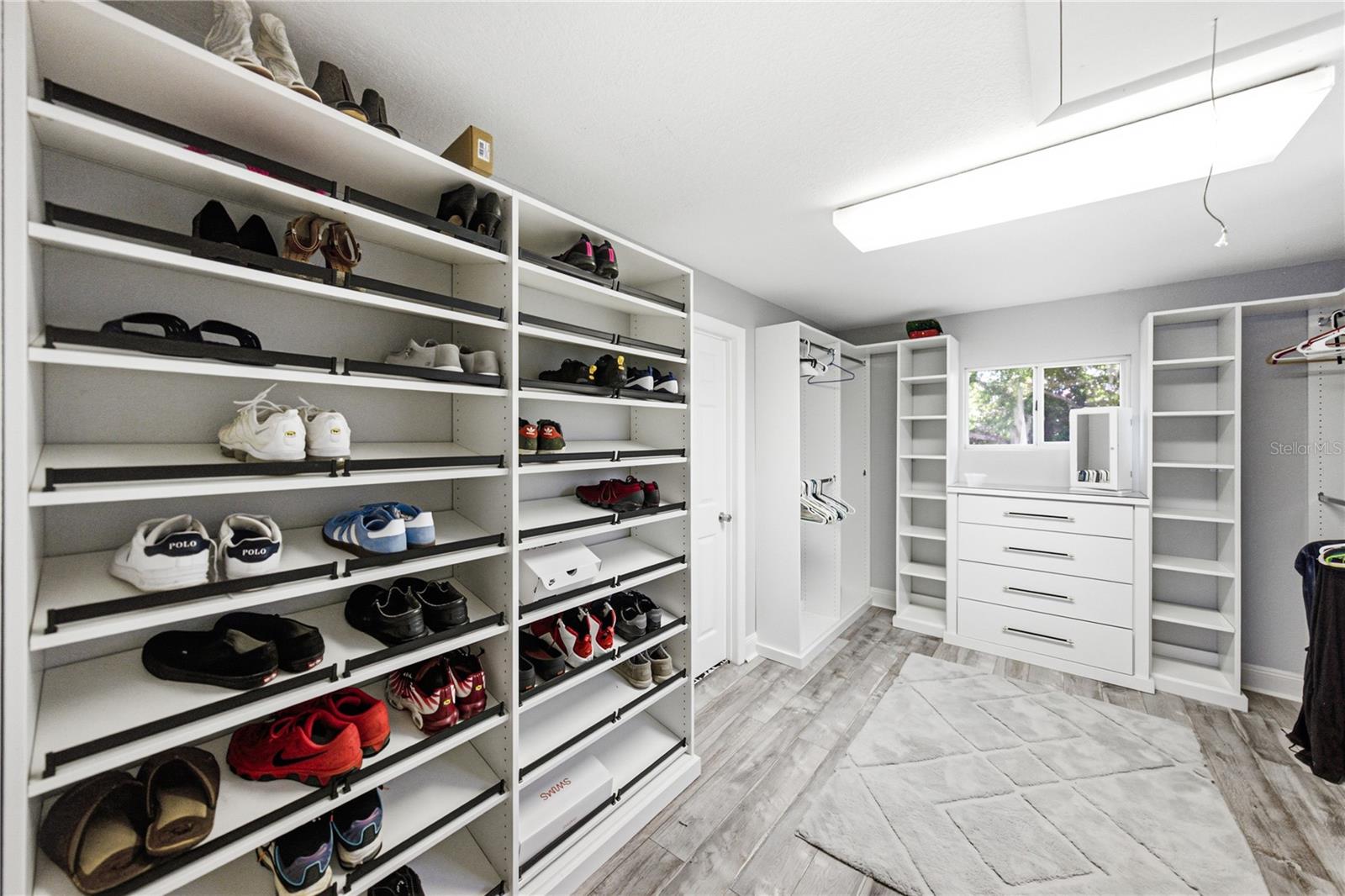 2120 HURLEY DR