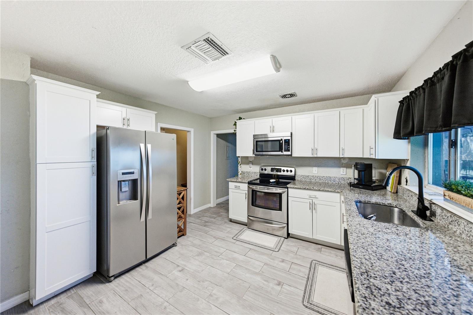 2120 HURLEY DR