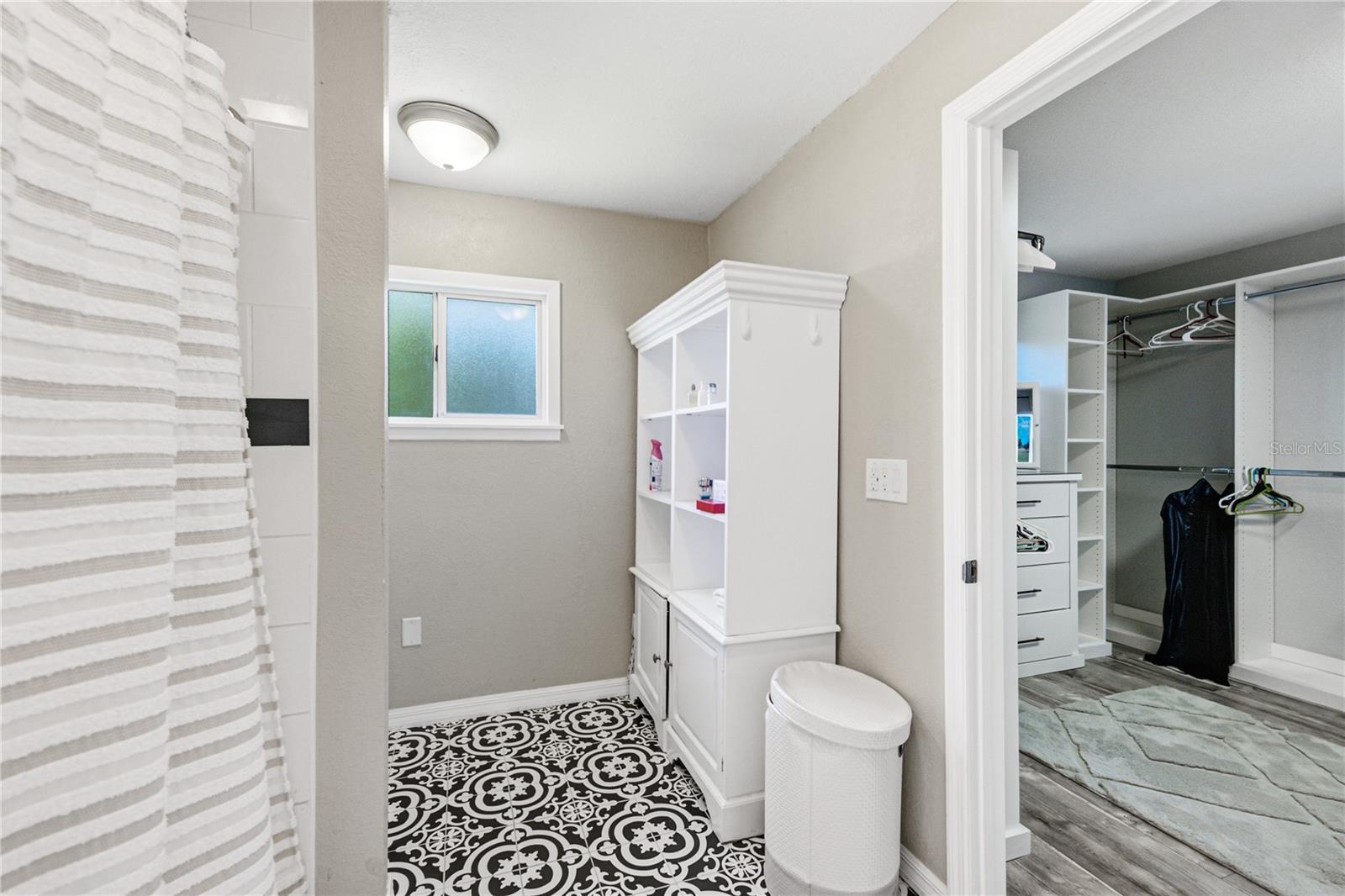 2120 HURLEY DR