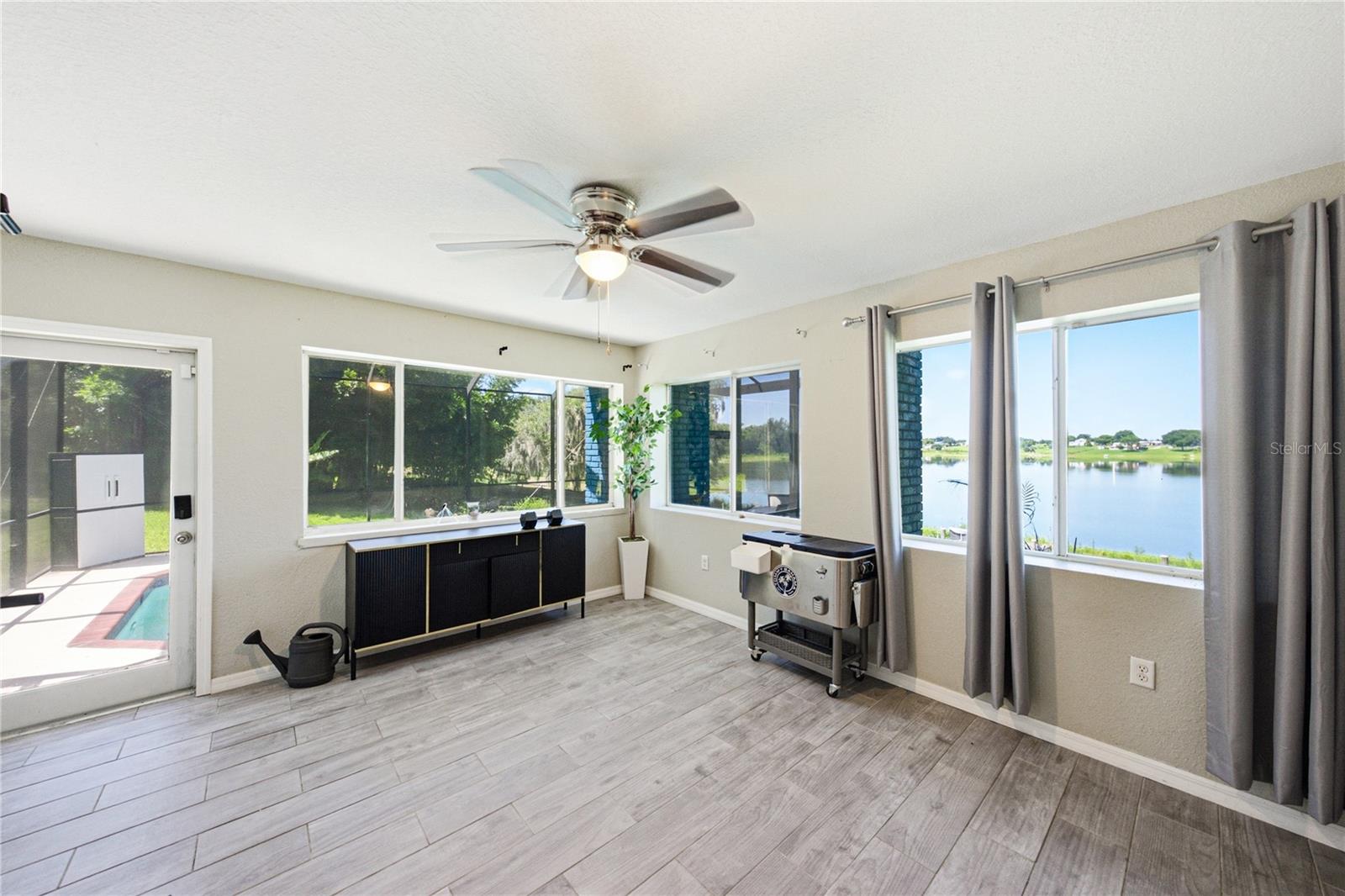 2120 HURLEY DR