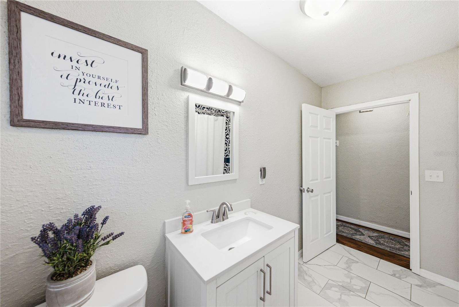 2120 HURLEY DR