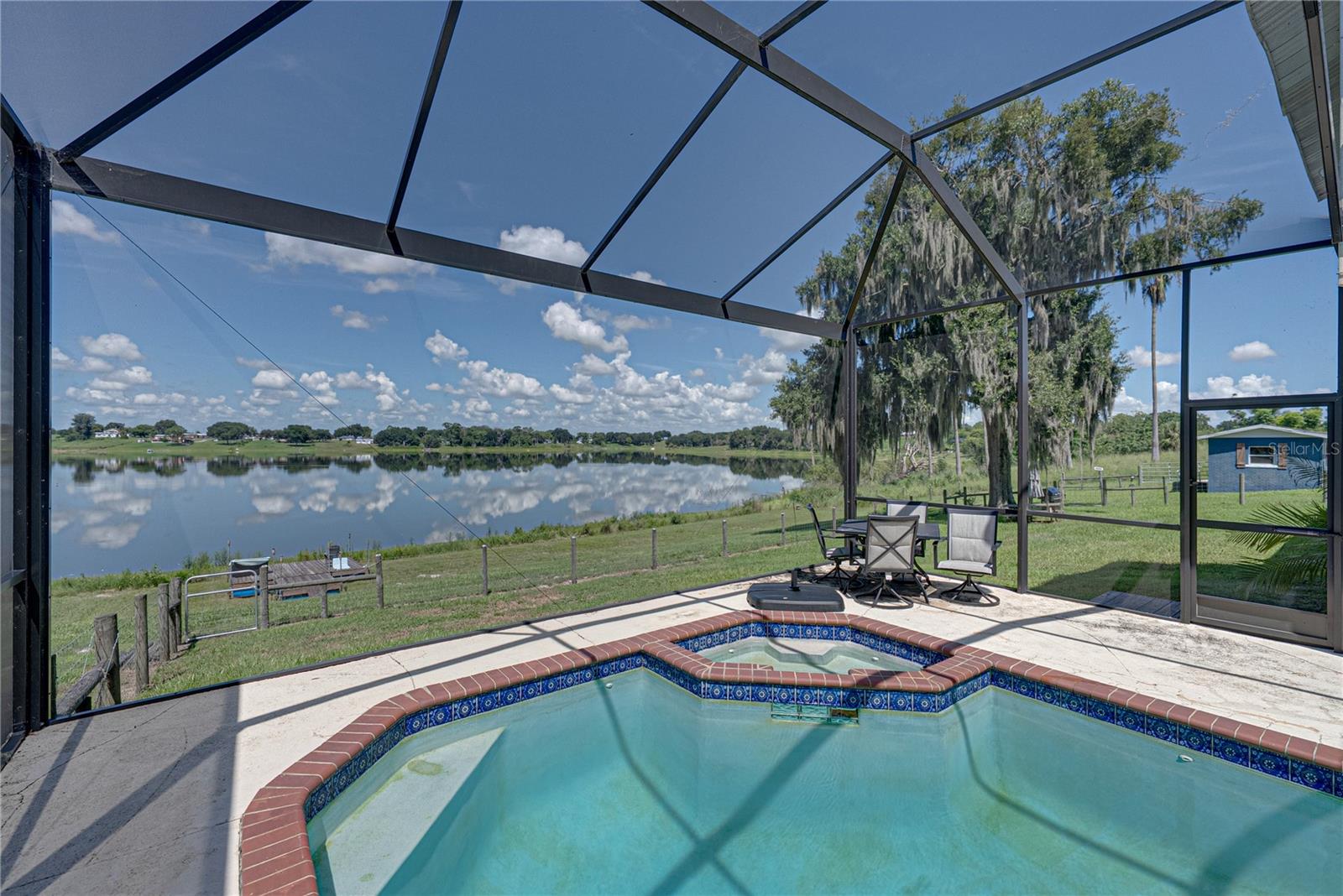 2120 HURLEY DR