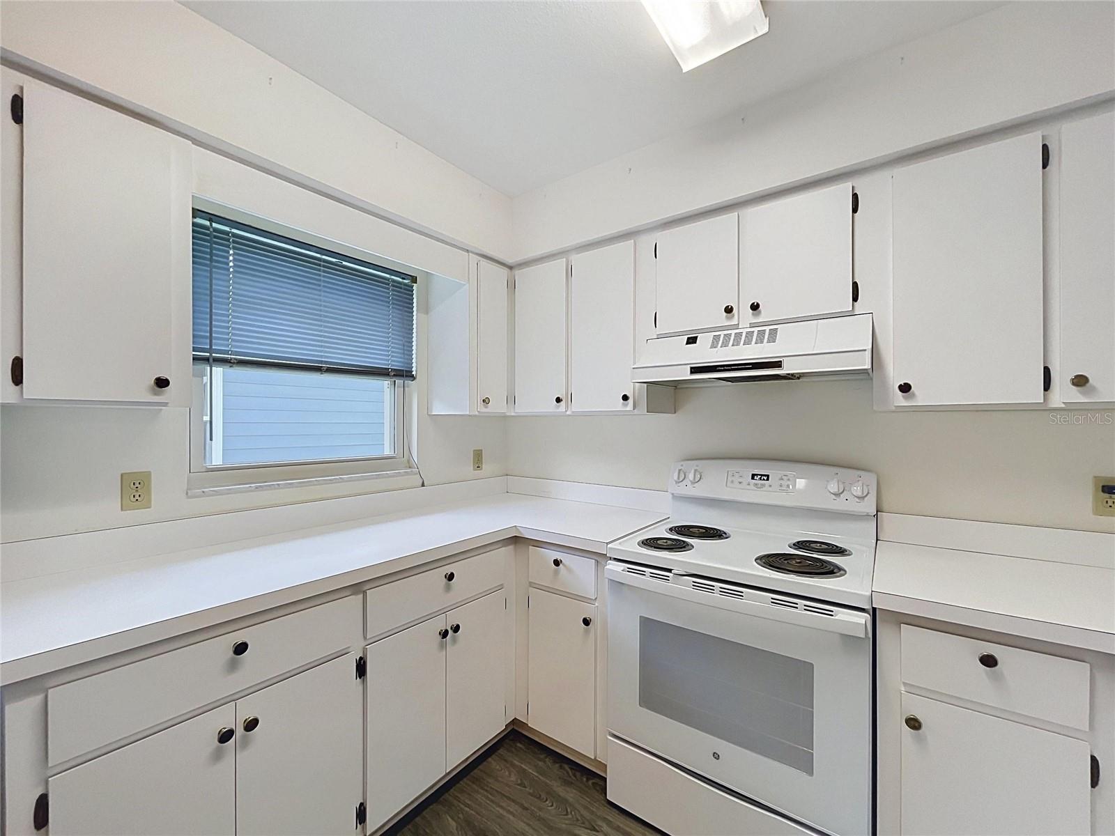 4983 PLEASANT HOLLOW TRL