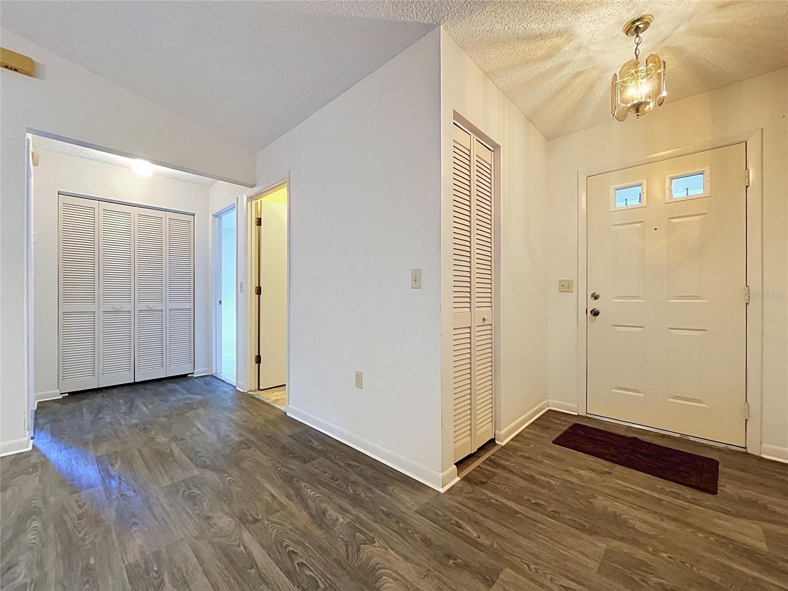 4983 PLEASANT HOLLOW TRL