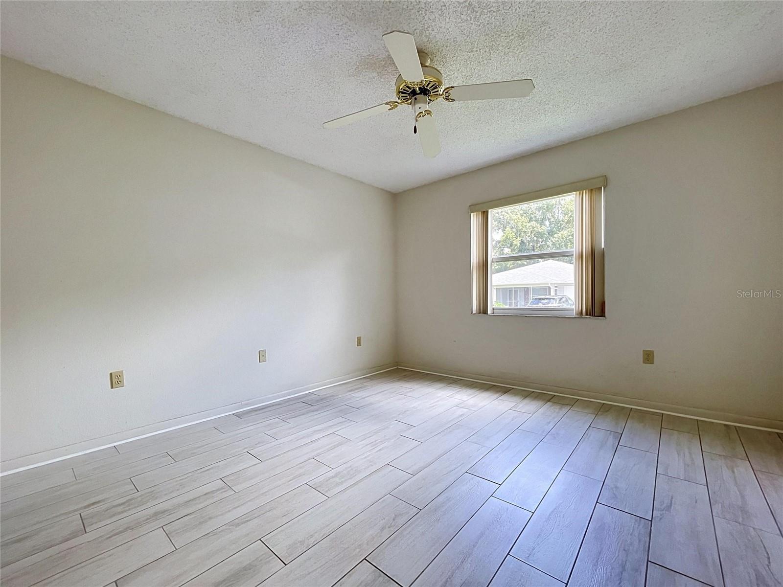 4983 PLEASANT HOLLOW TRL
