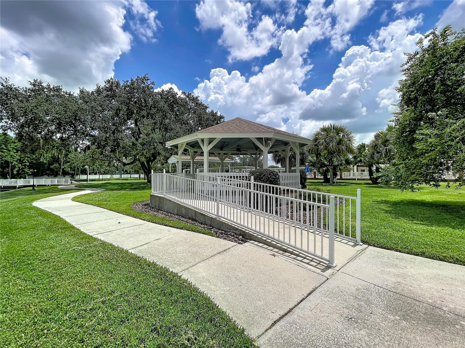 4983 PLEASANT HOLLOW TRL