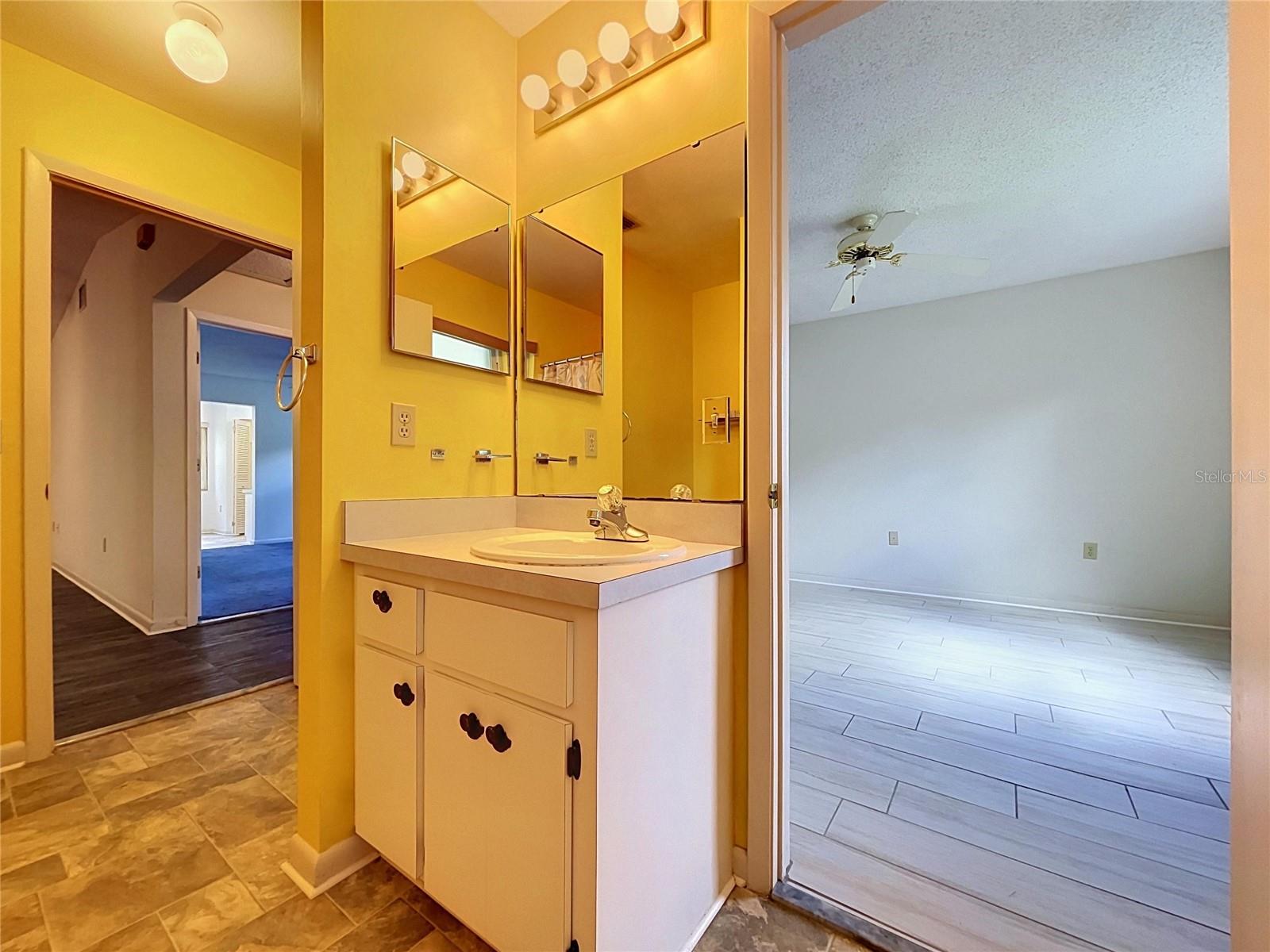 4983 PLEASANT HOLLOW TRL