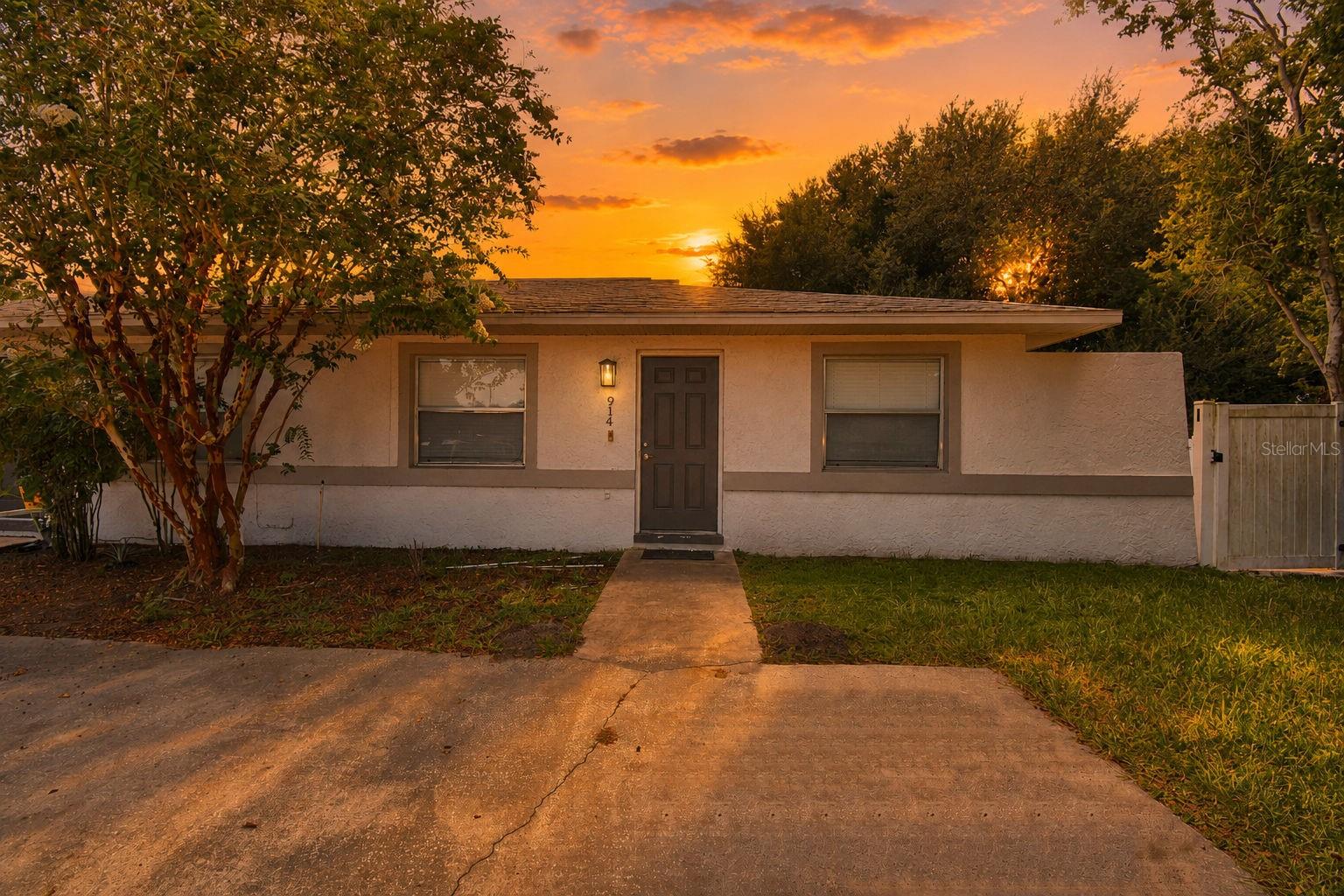 914 GRAPE AVE