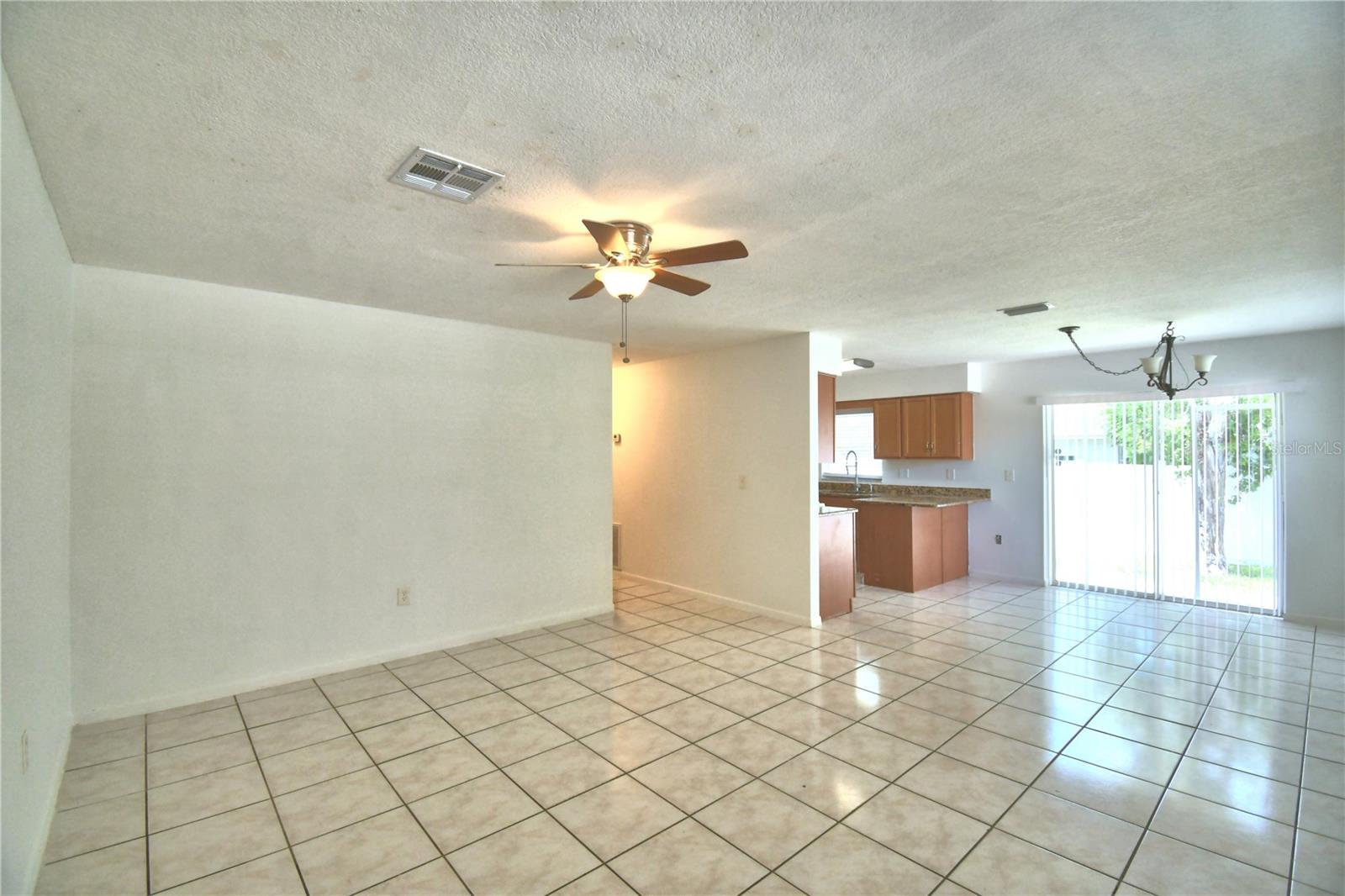 914 GRAPE AVE