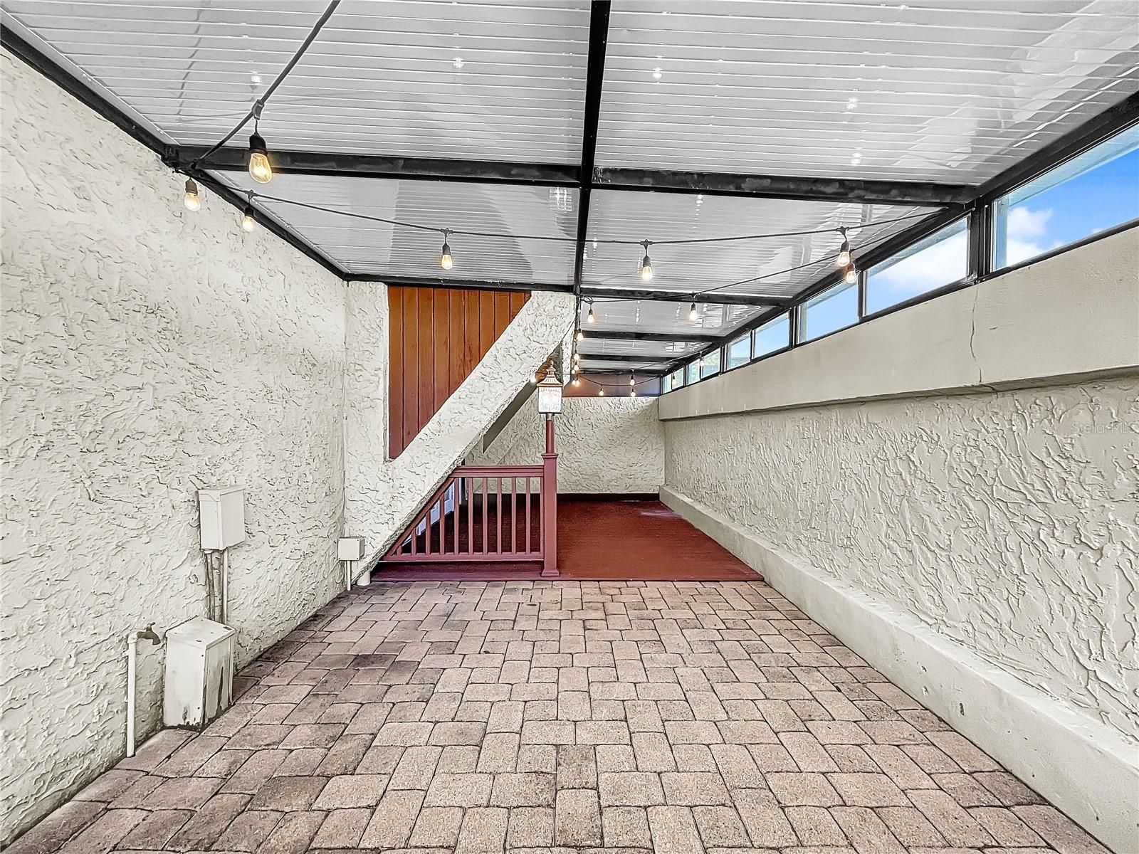 2 CASARENA CT