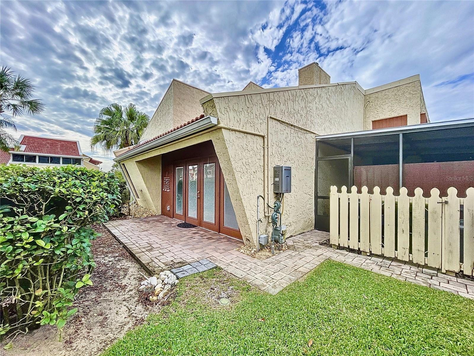 2 CASARENA CT