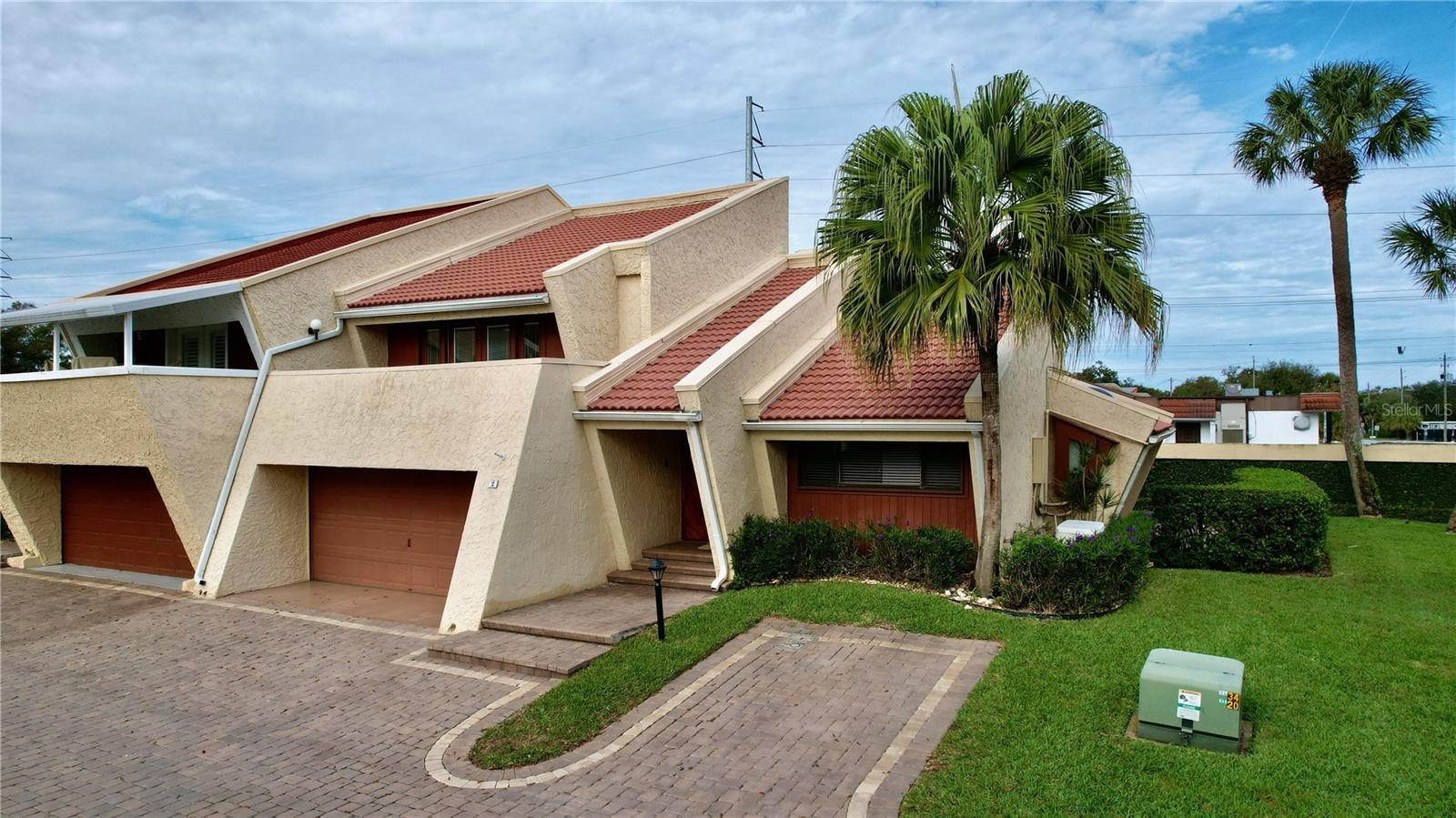 2 CASARENA CT