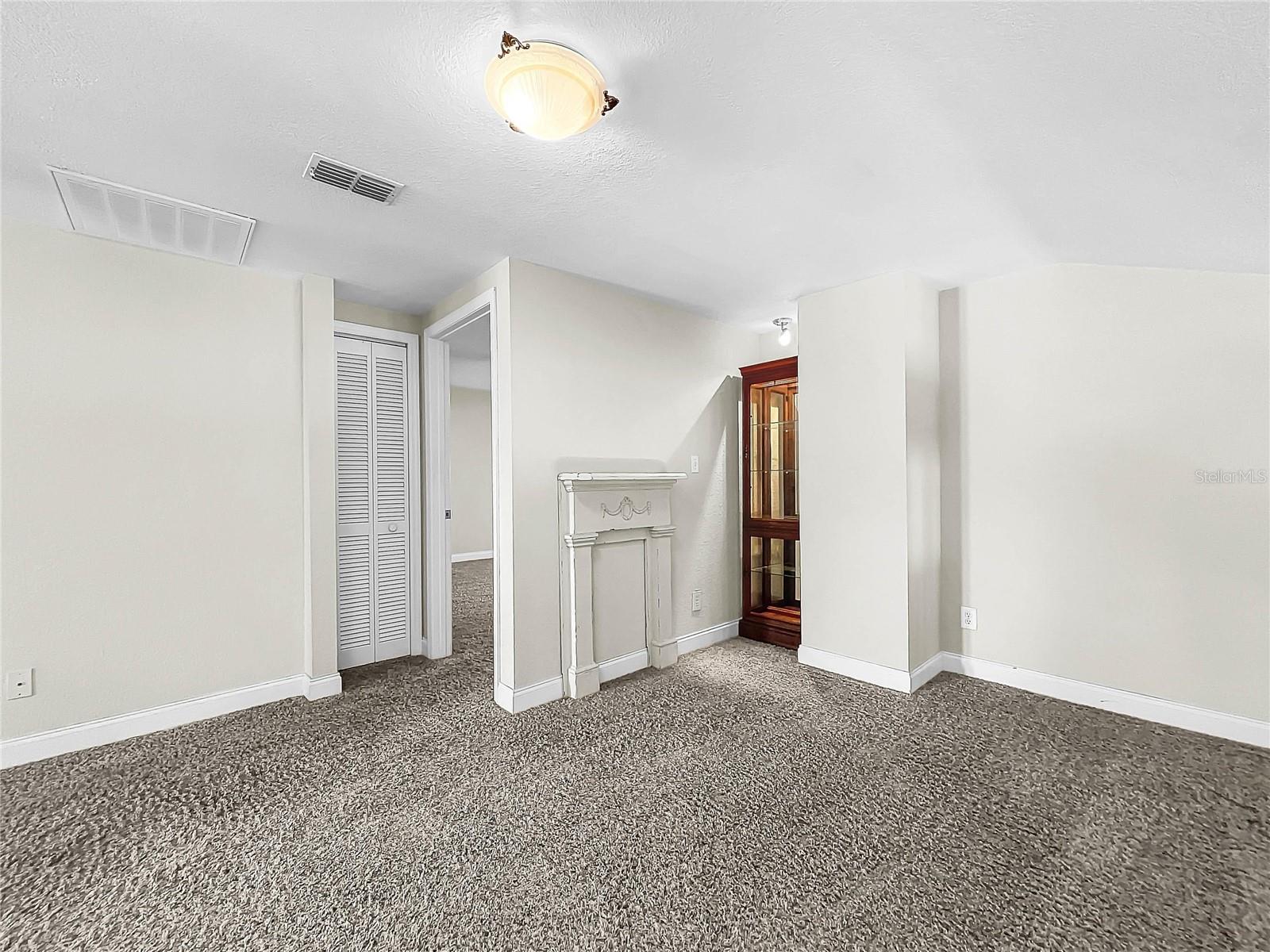2 CASARENA CT