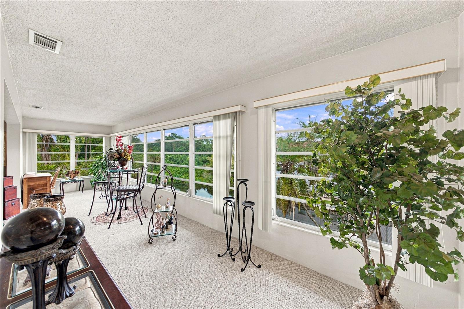 100 EL CAMINO DR #301