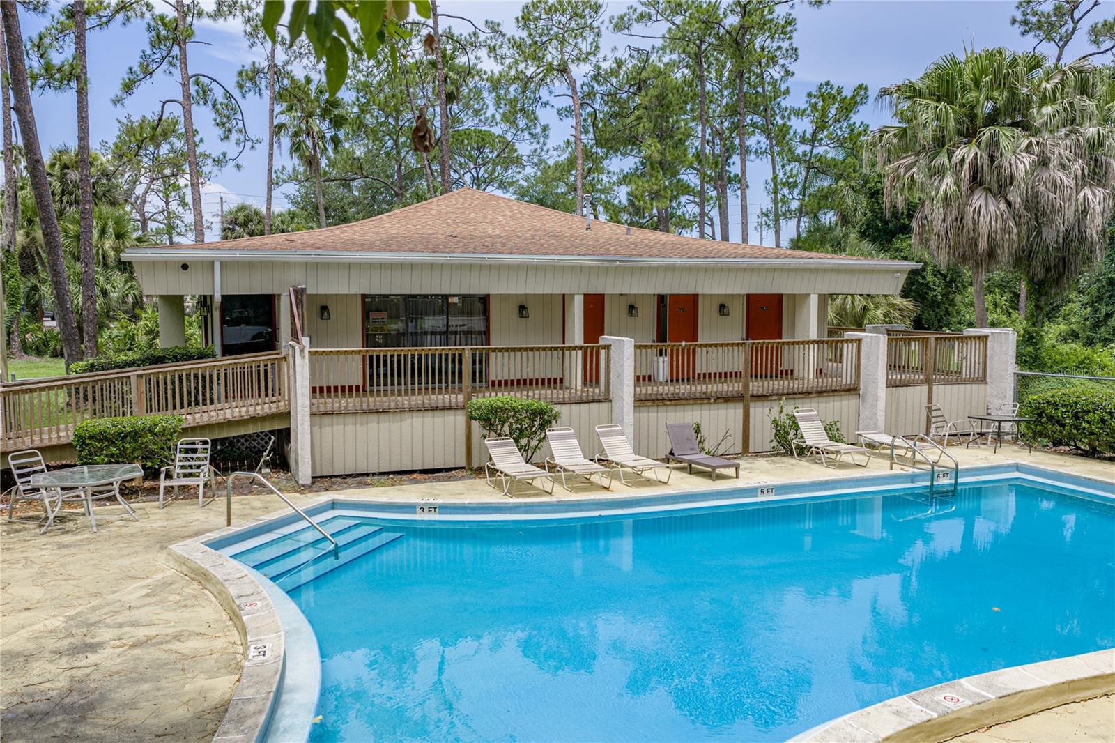 100 EL CAMINO DR #301