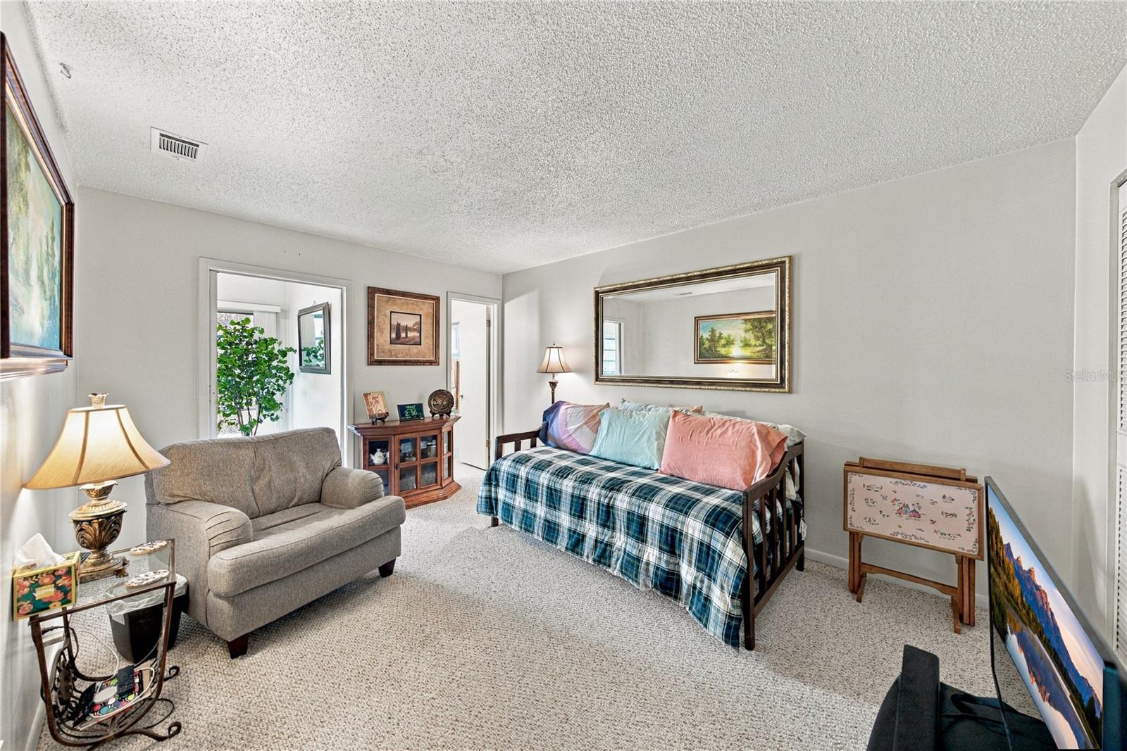 100 EL CAMINO DR #301