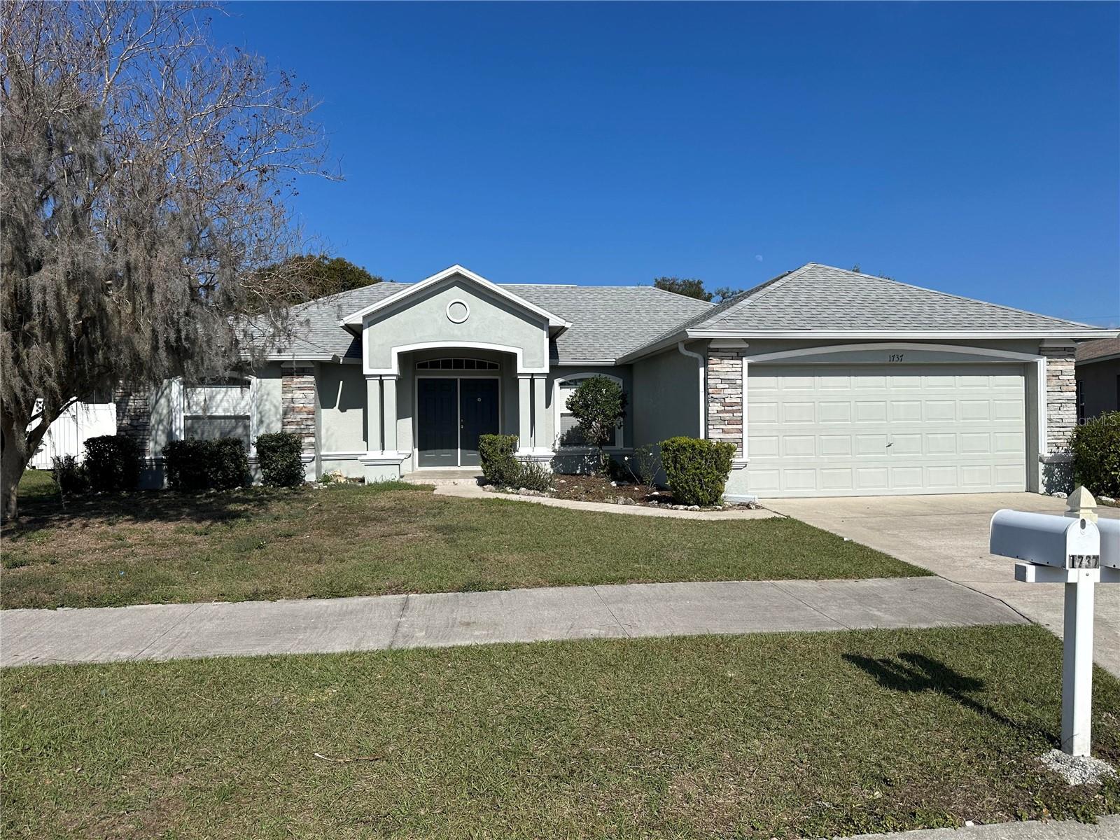 1737 JAMES POINTE DR