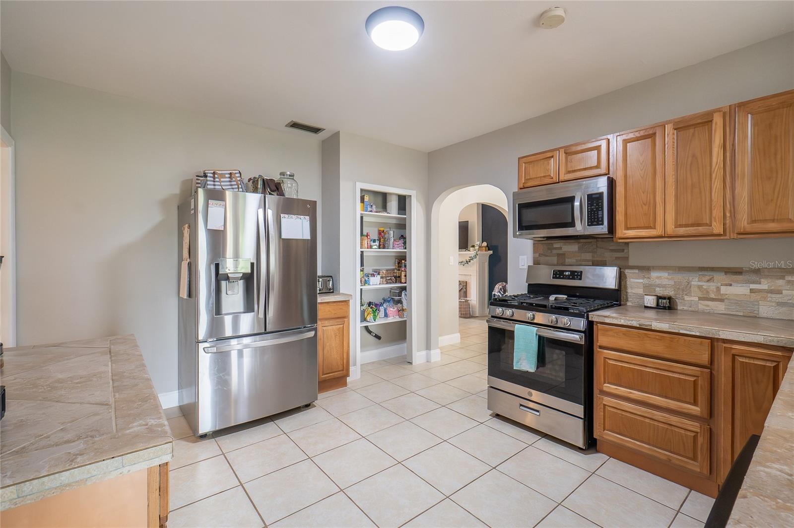 1119 S LAKESHORE BLVD