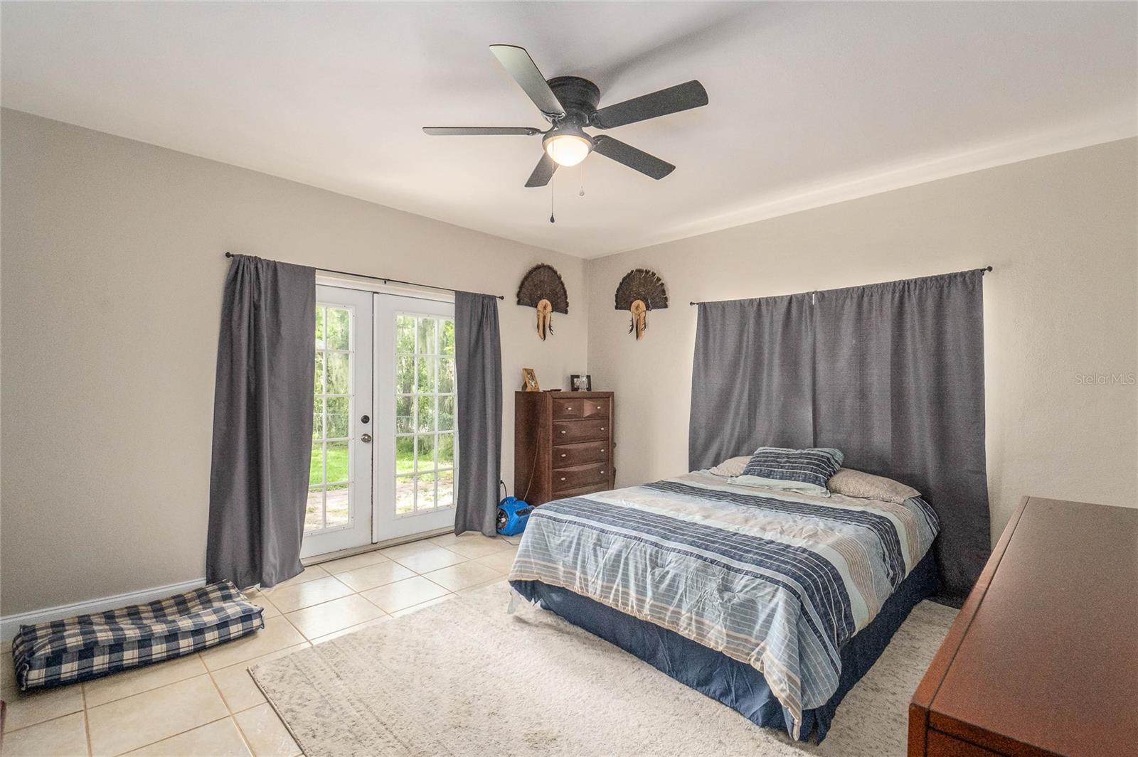 1119 S LAKESHORE BLVD