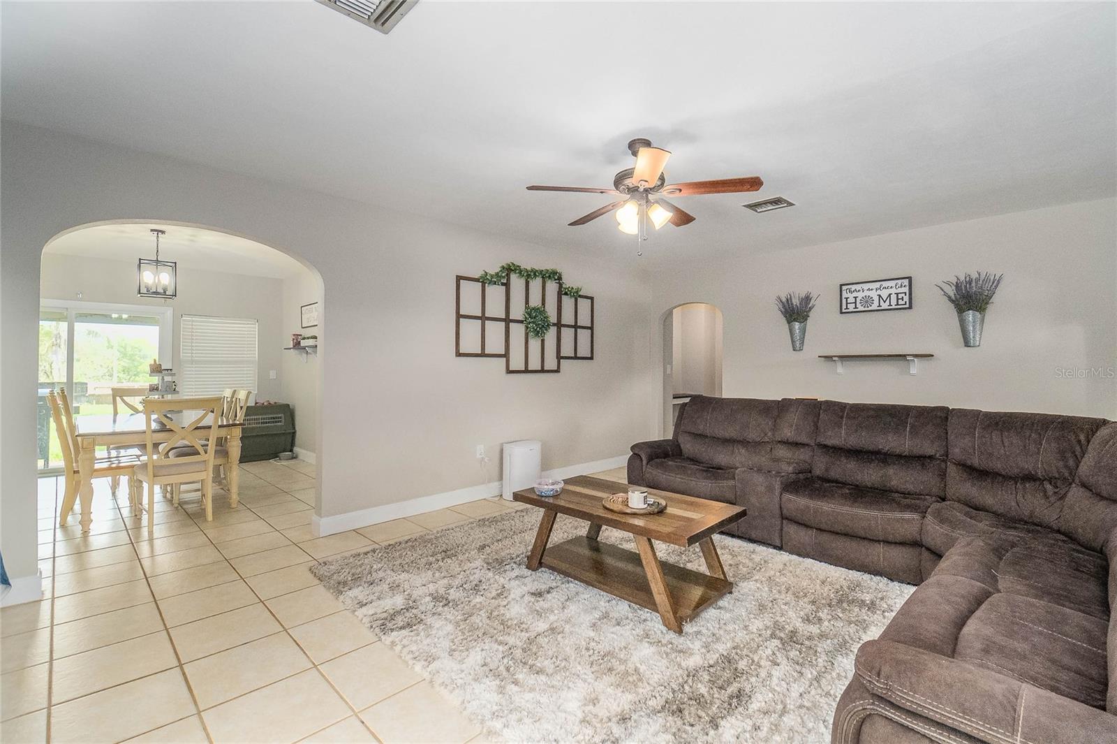 1119 S LAKESHORE BLVD