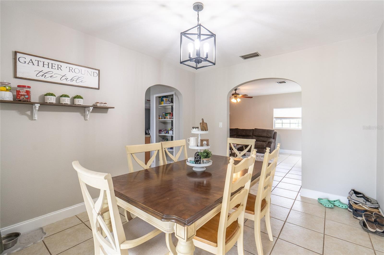 1119 S LAKESHORE BLVD