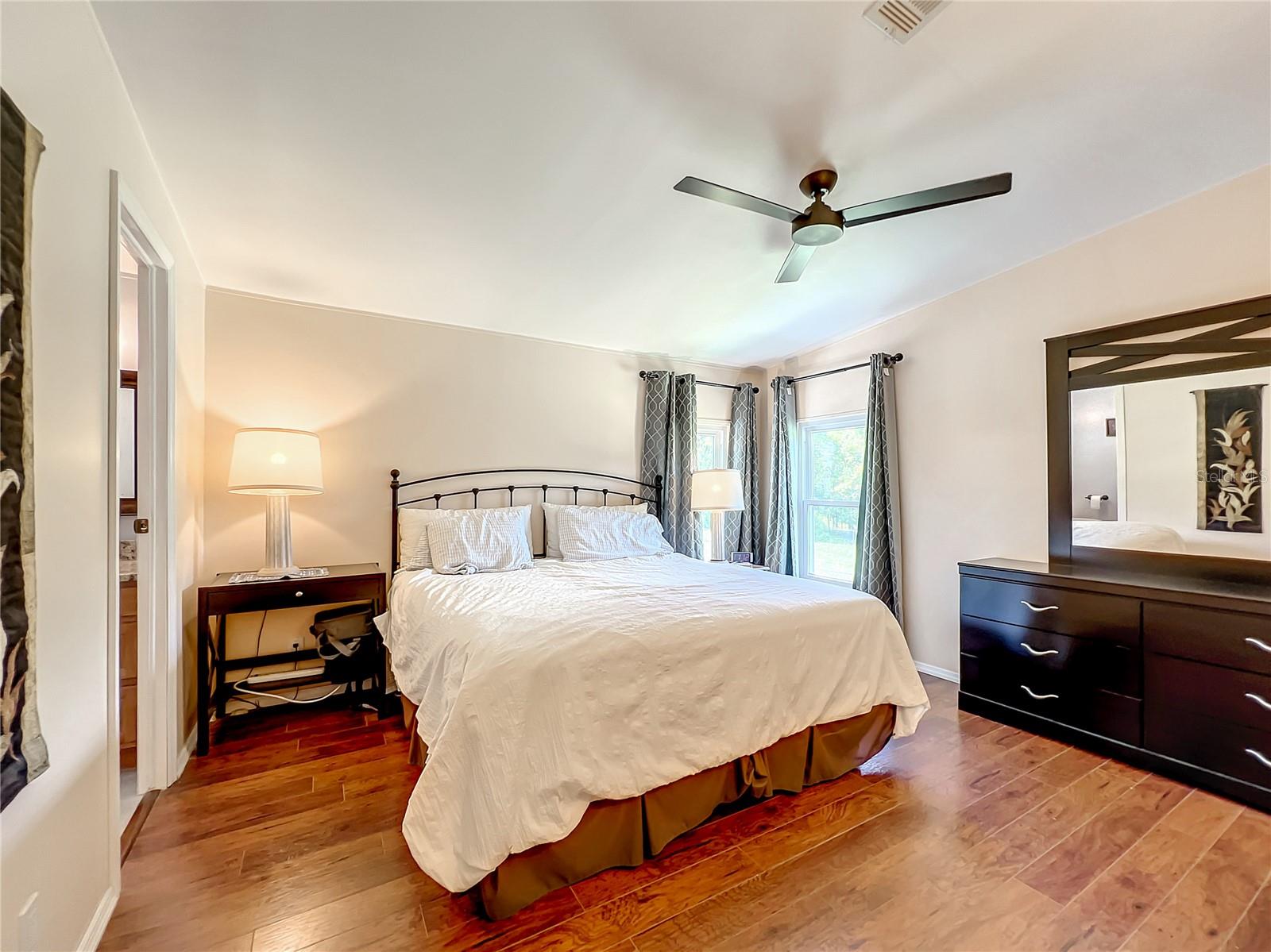 1762 SHERWOOD HILL DR