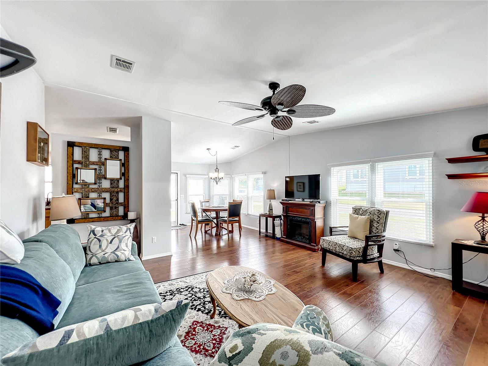 1762 SHERWOOD HILL DR