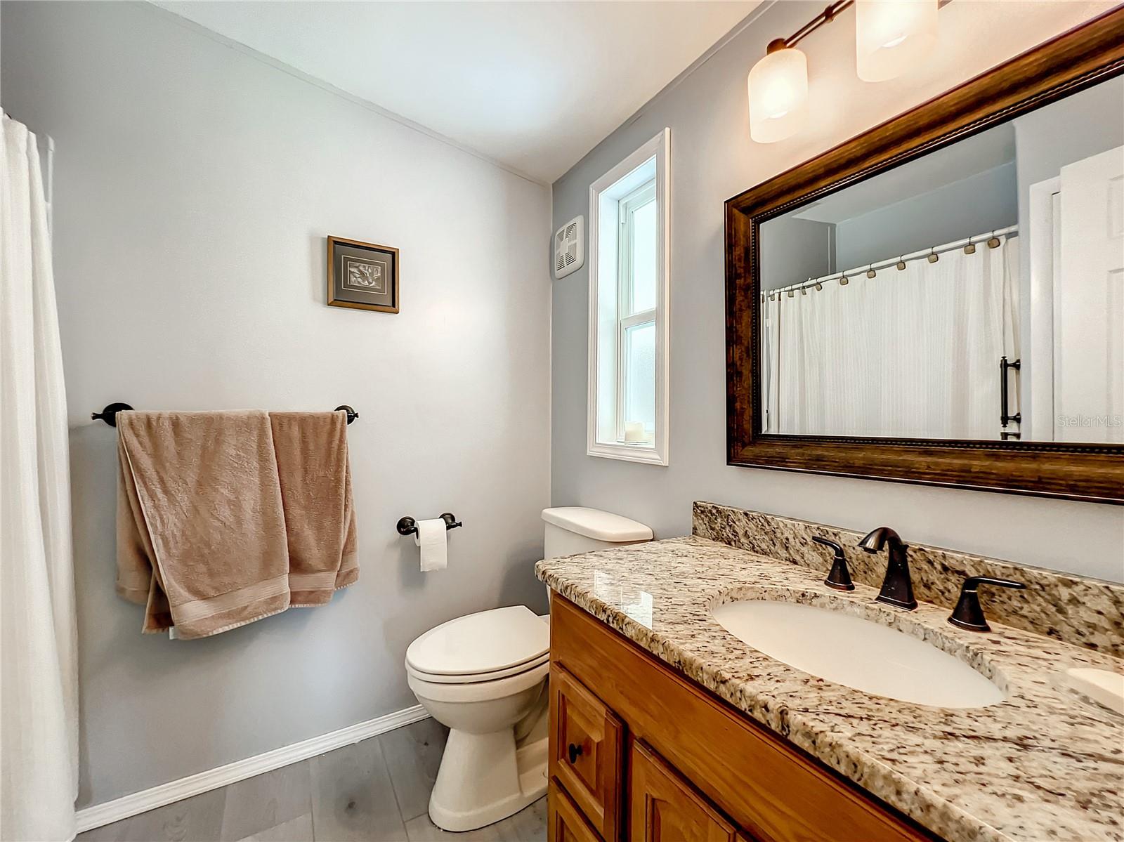 1762 SHERWOOD HILL DR