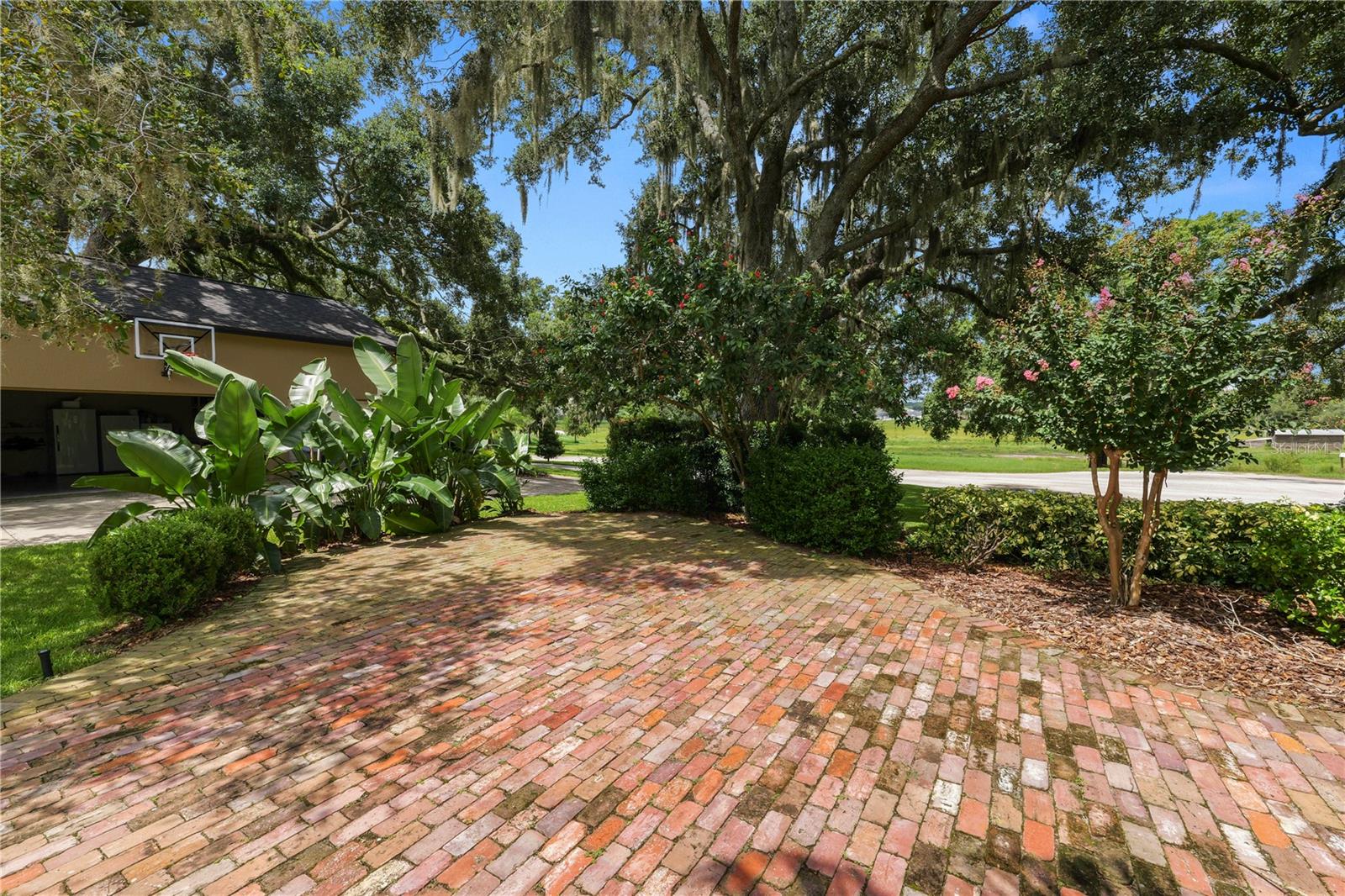 5810 OAKMONT LN